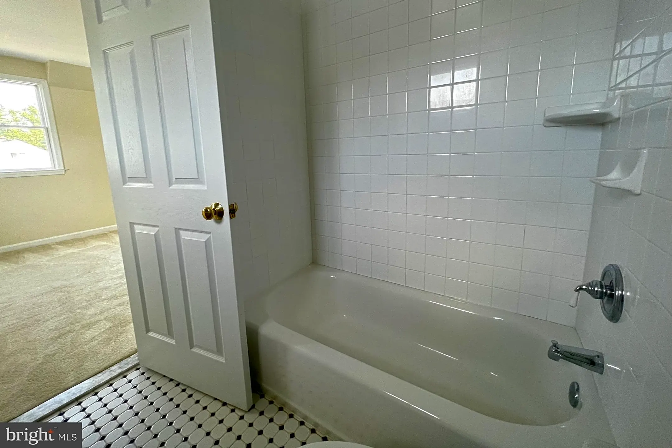 Bathroom - 1010 19th St S - Arlington, VA