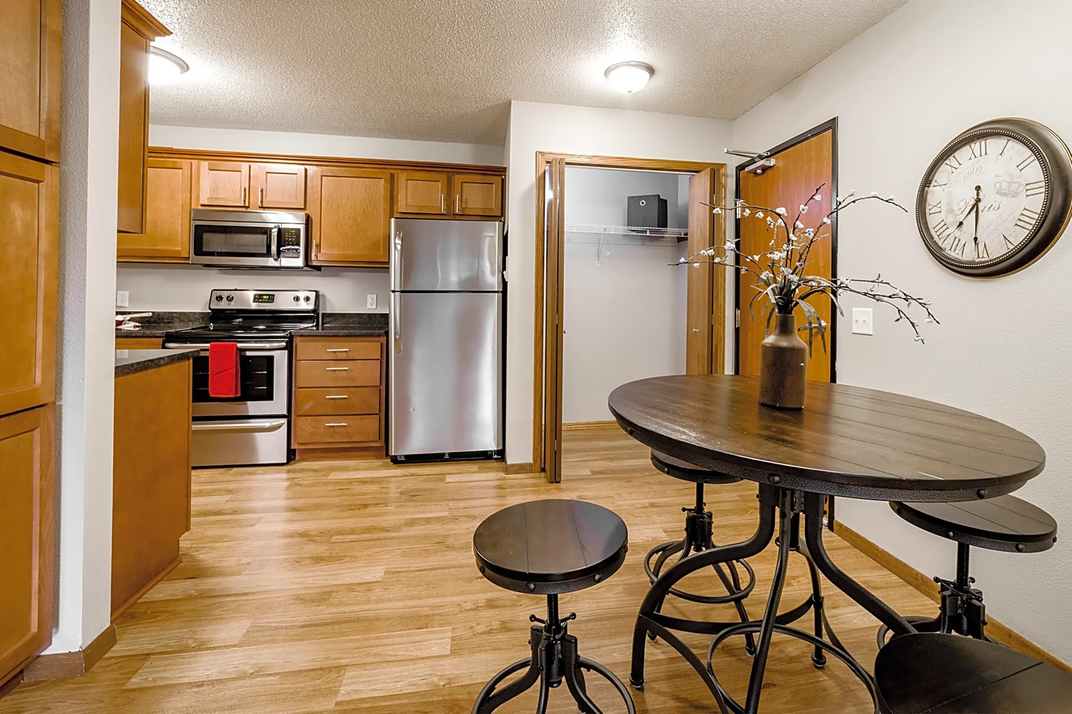 Kitchen - Northbrook Apartments - Forest Lake, MN