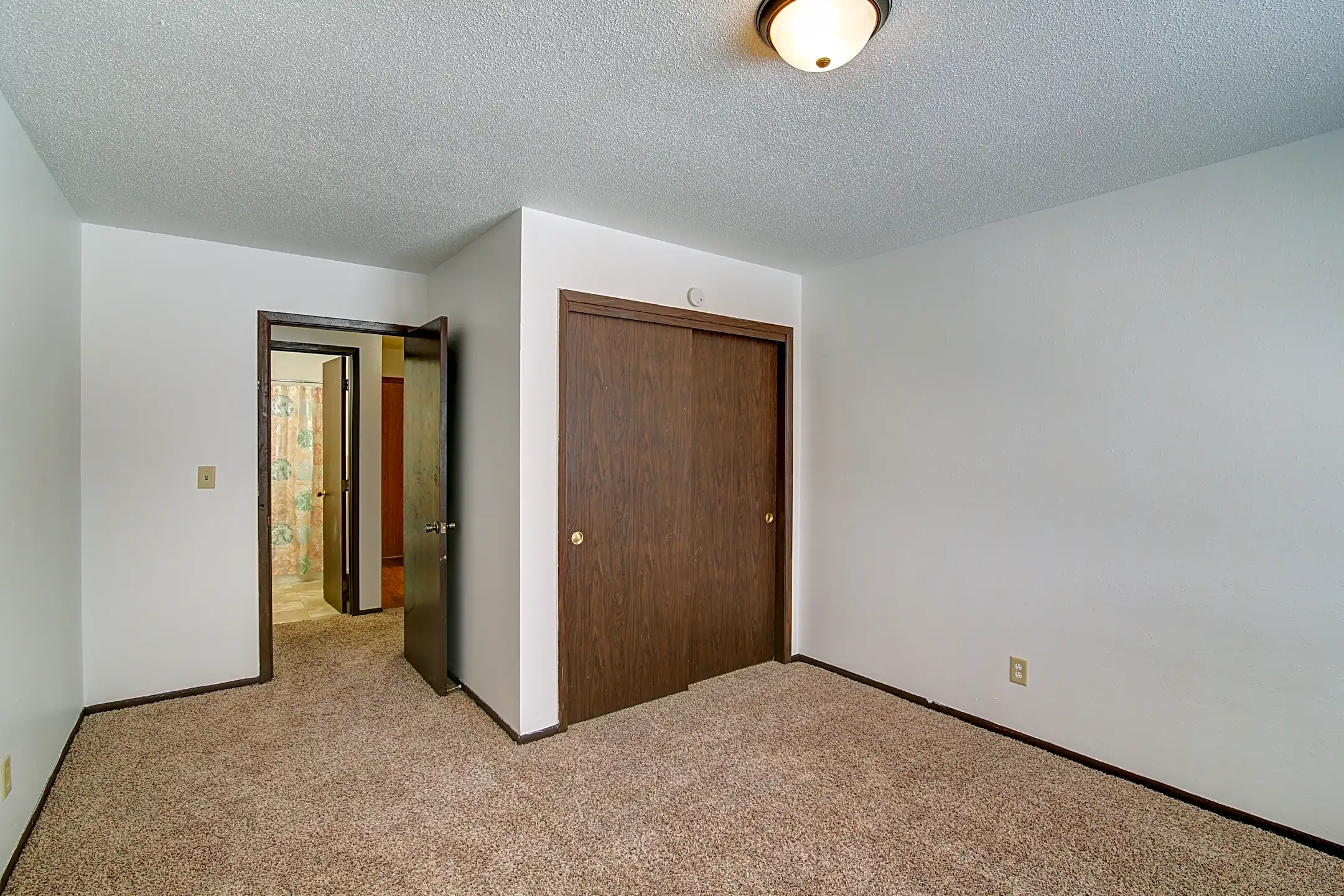 Bedroom - Northridge Apartments - Jamestown, ND