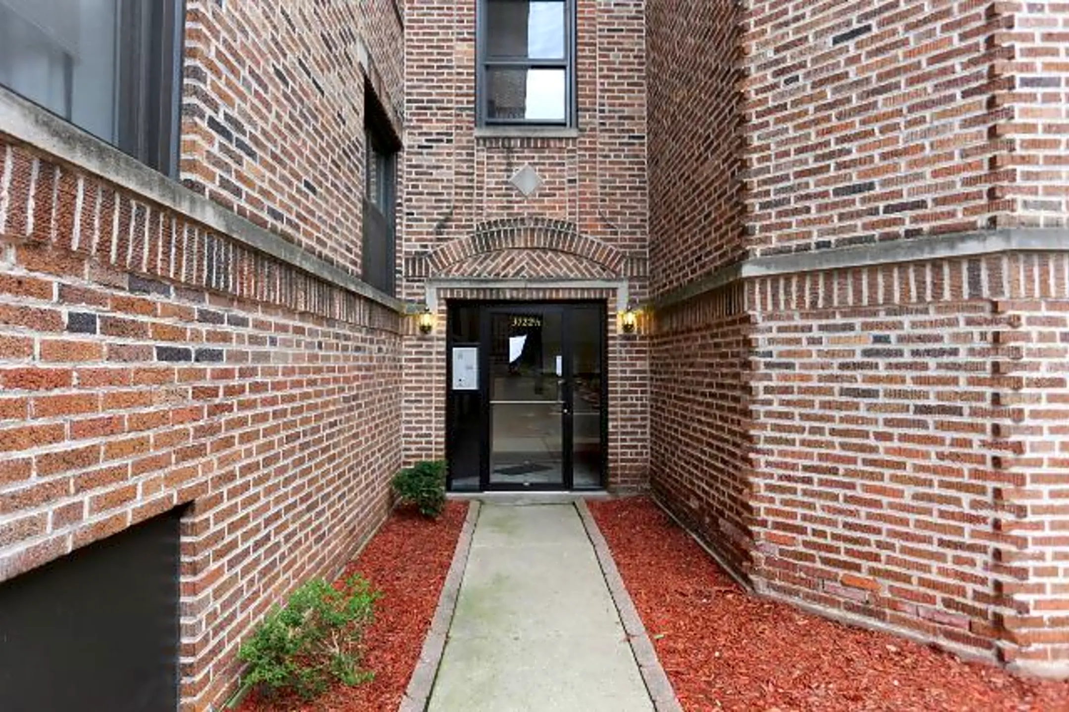 3720 N Pine Grove E2 Condos - Chicago, IL 60613