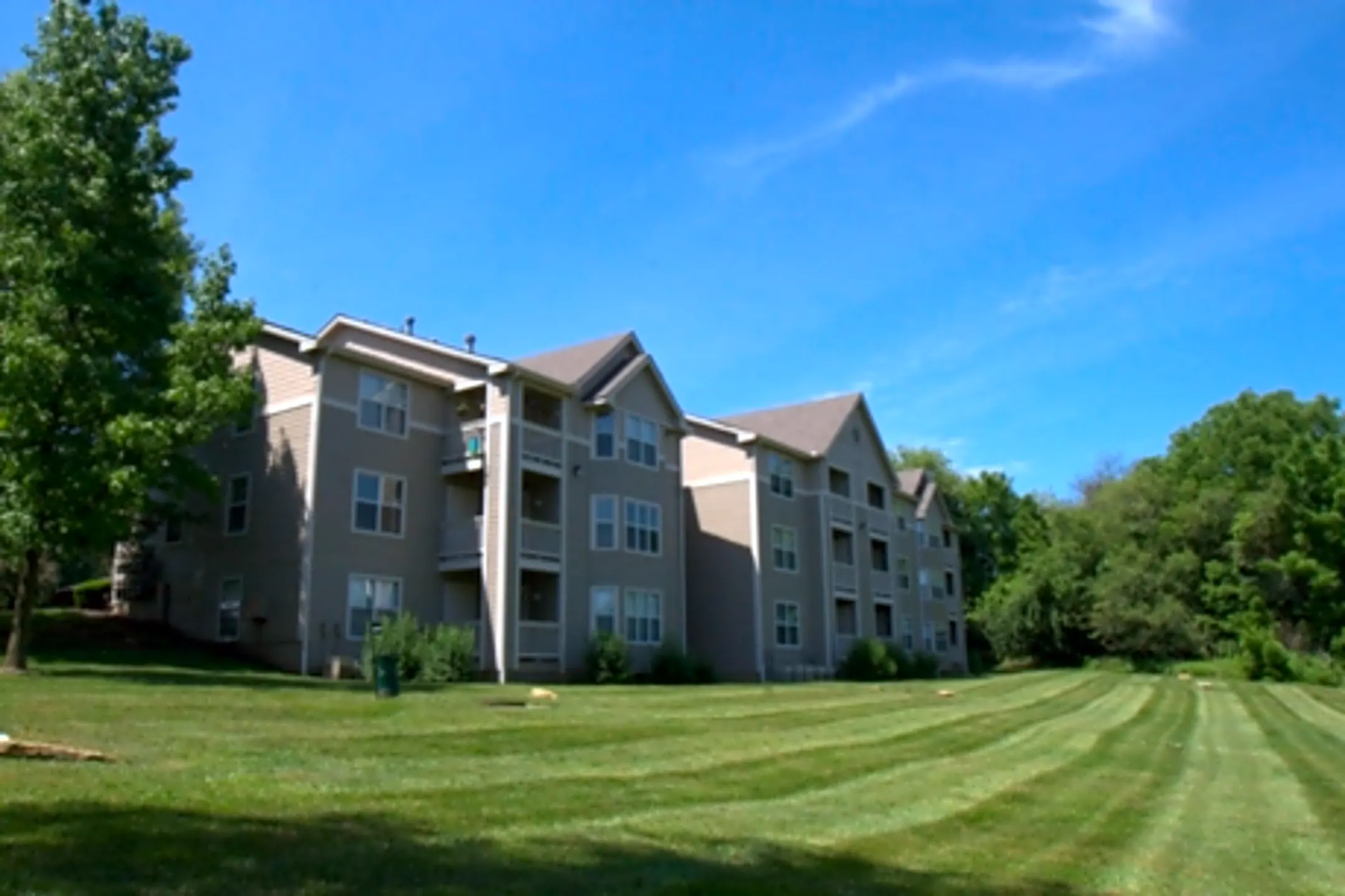 Ridge Apartments Overland Park