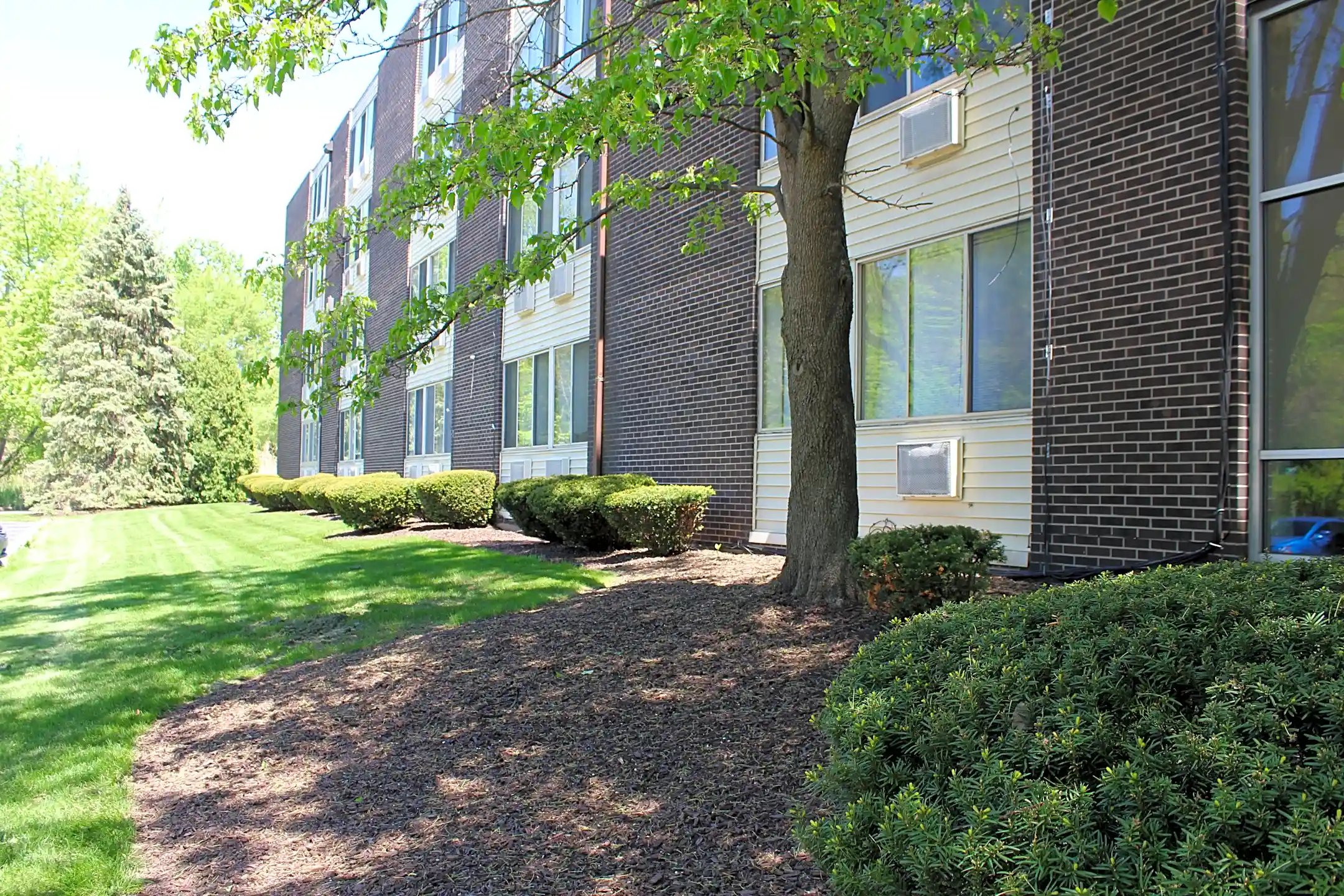 Marquette Apartments In Gary Indiana