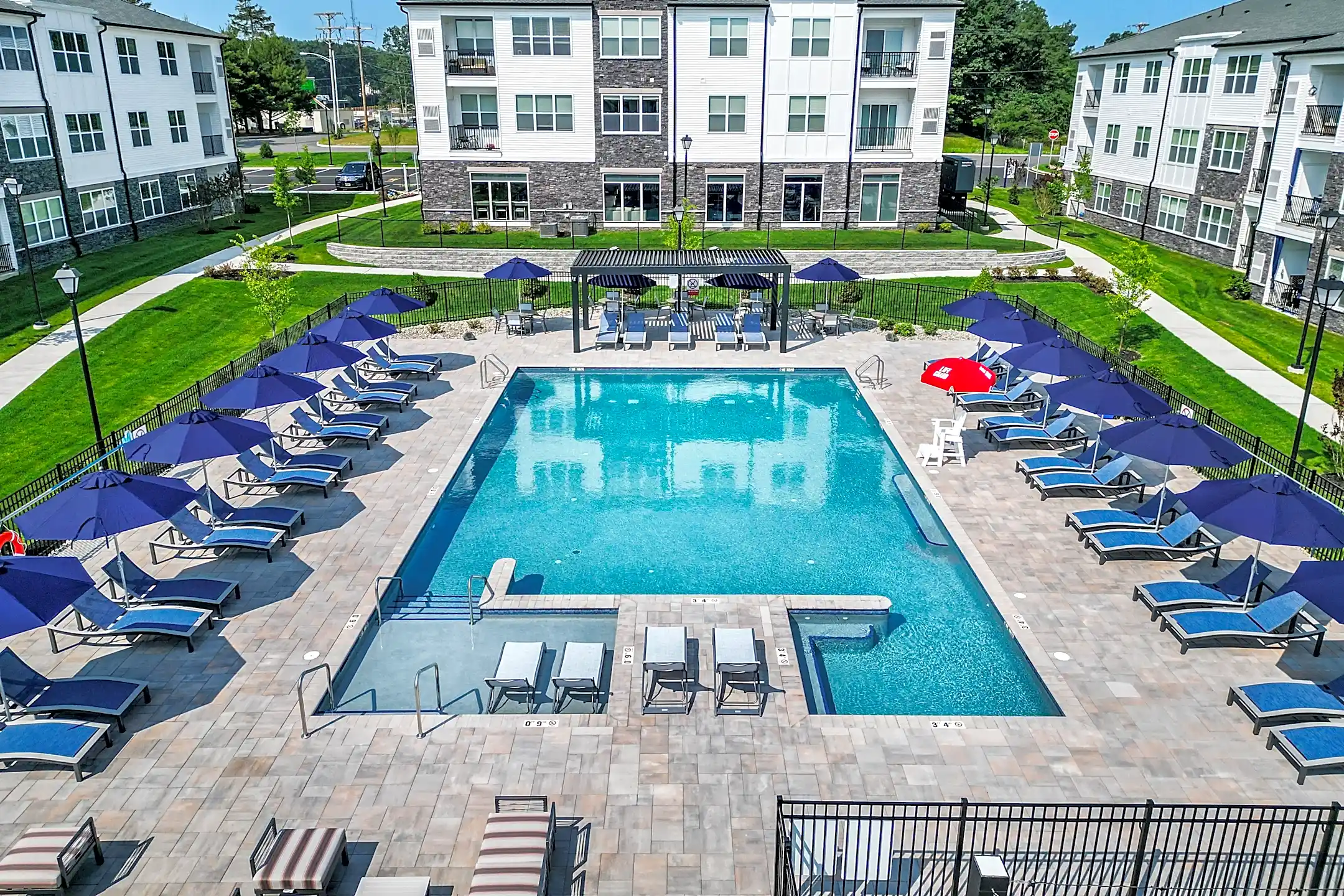 Camelot at Toms River 635 Bay Avenue Toms River, NJ Apartments for