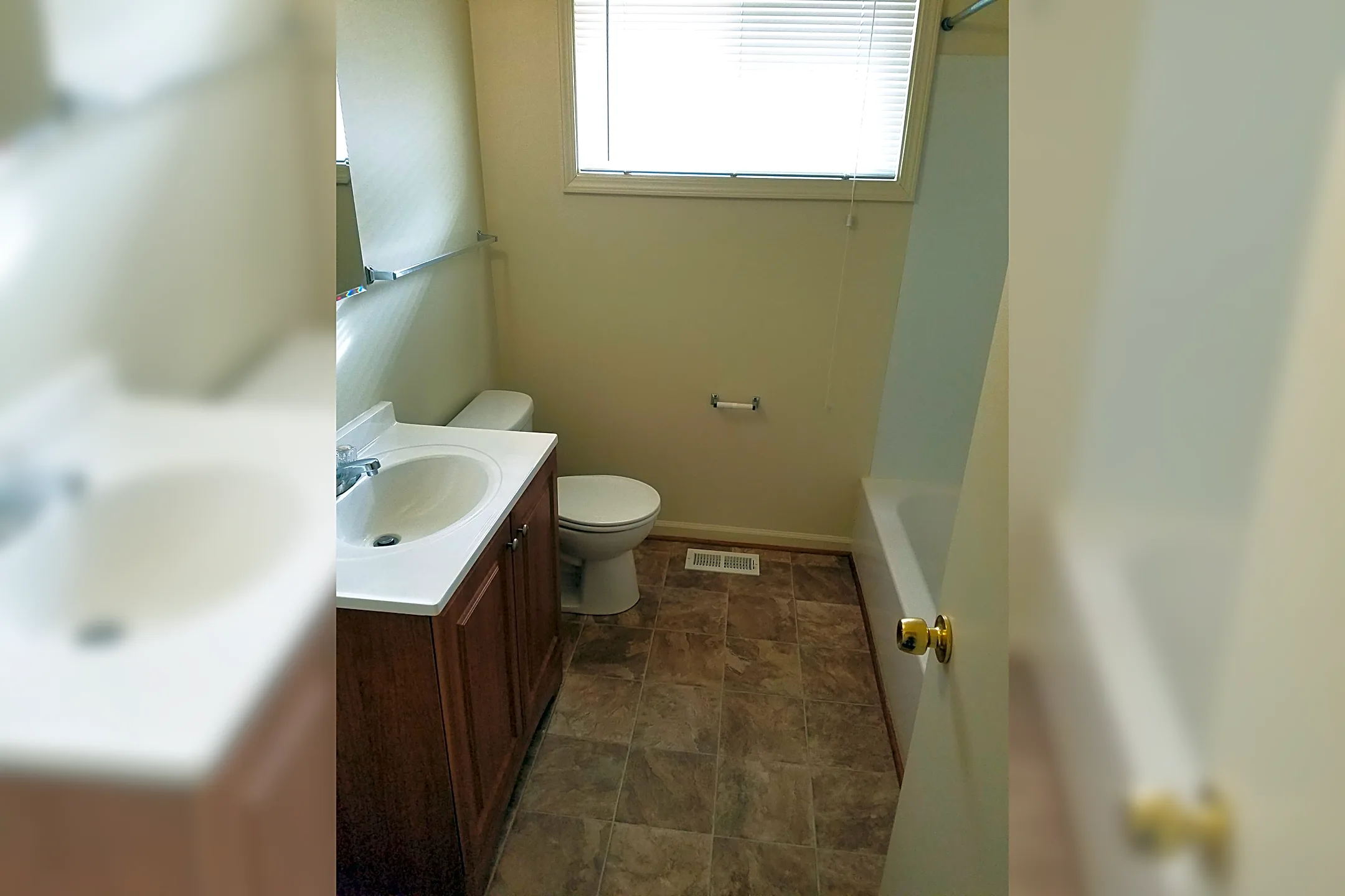 Montara Village 7105 SW Montara Pkwy Topeka, KS Apartments for Rent