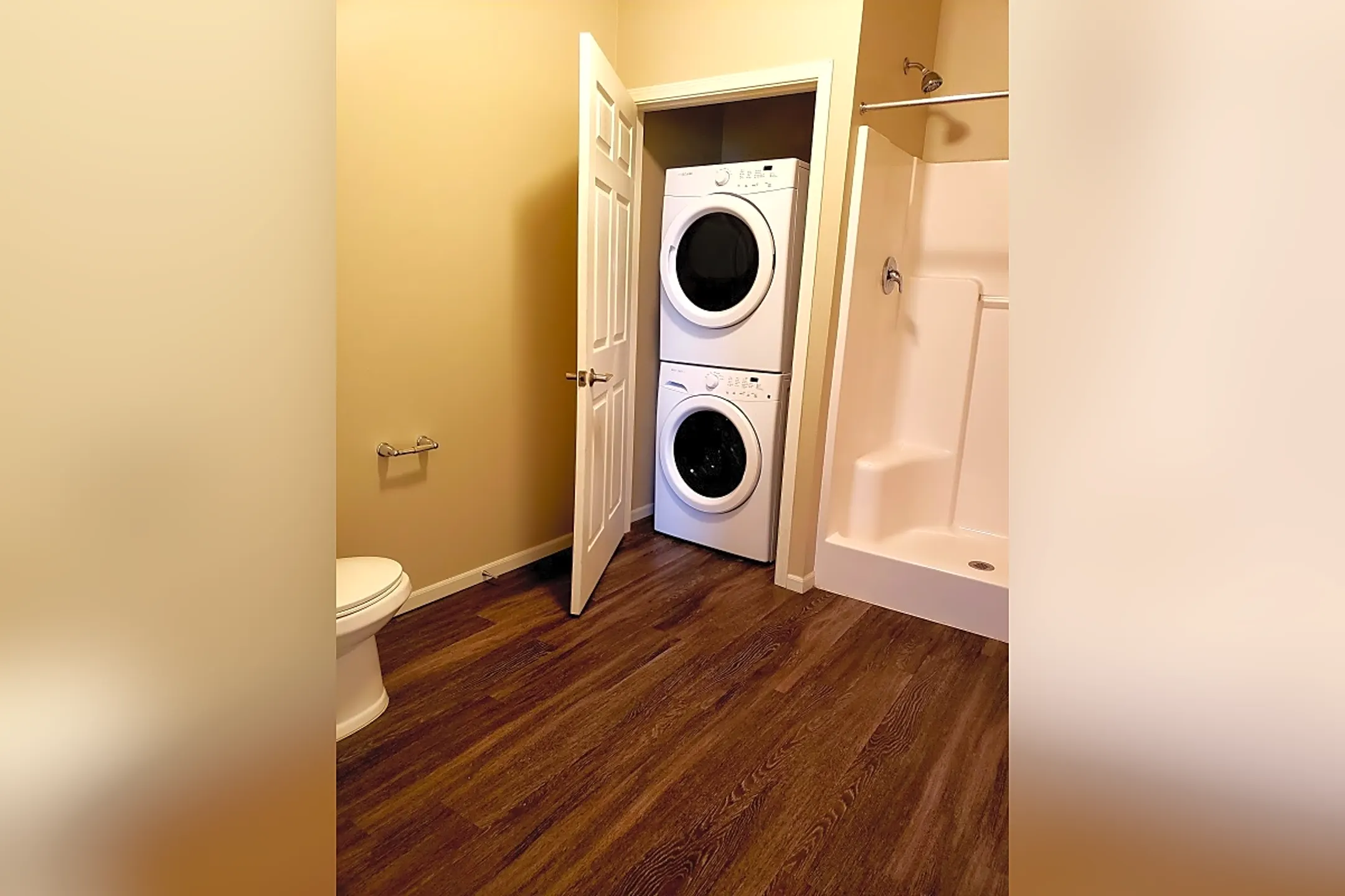 West Creek Crossing Apartments West Fargo, ND 58078