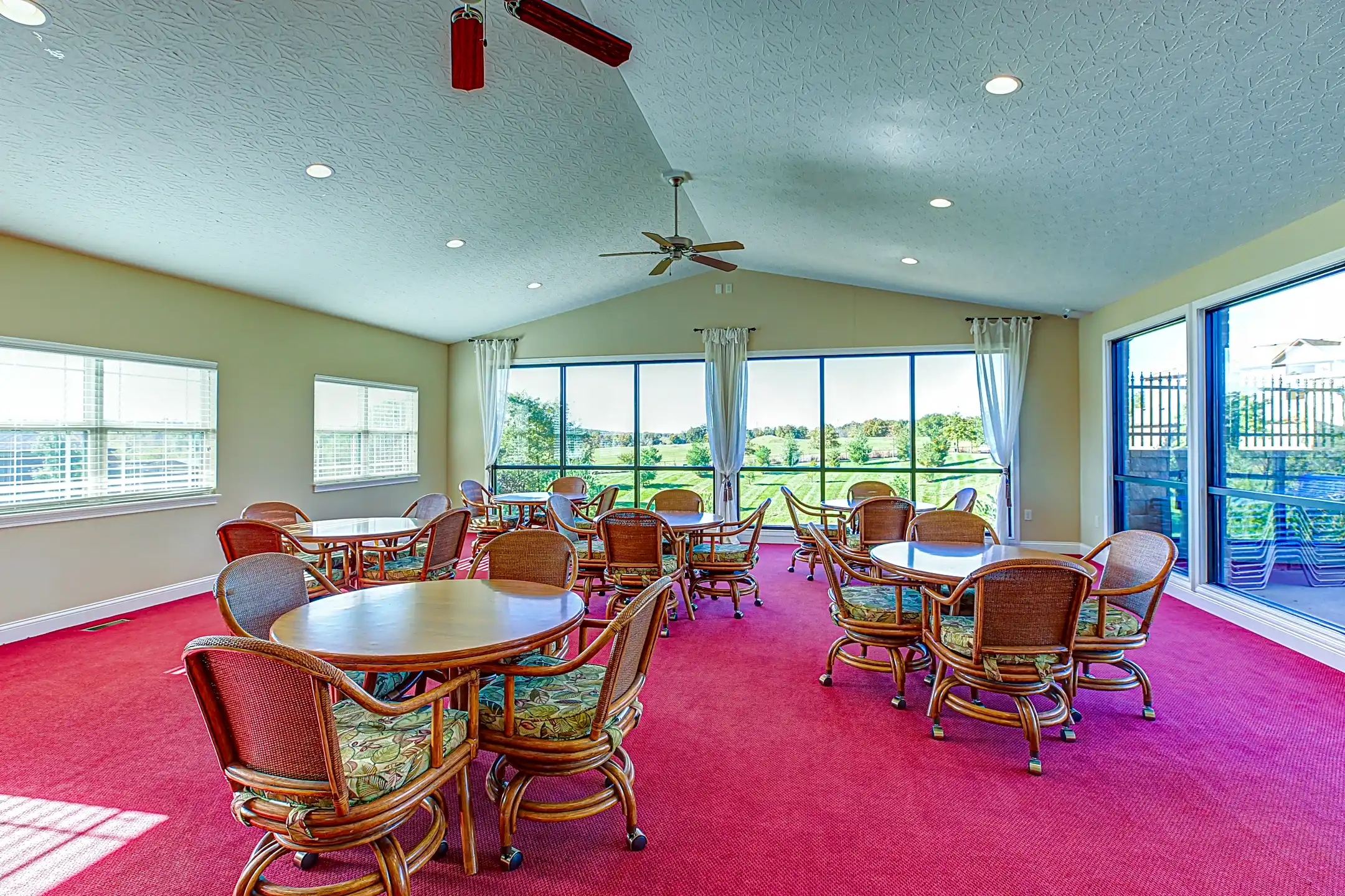 Oldham Oaks La Grange, KY 40031