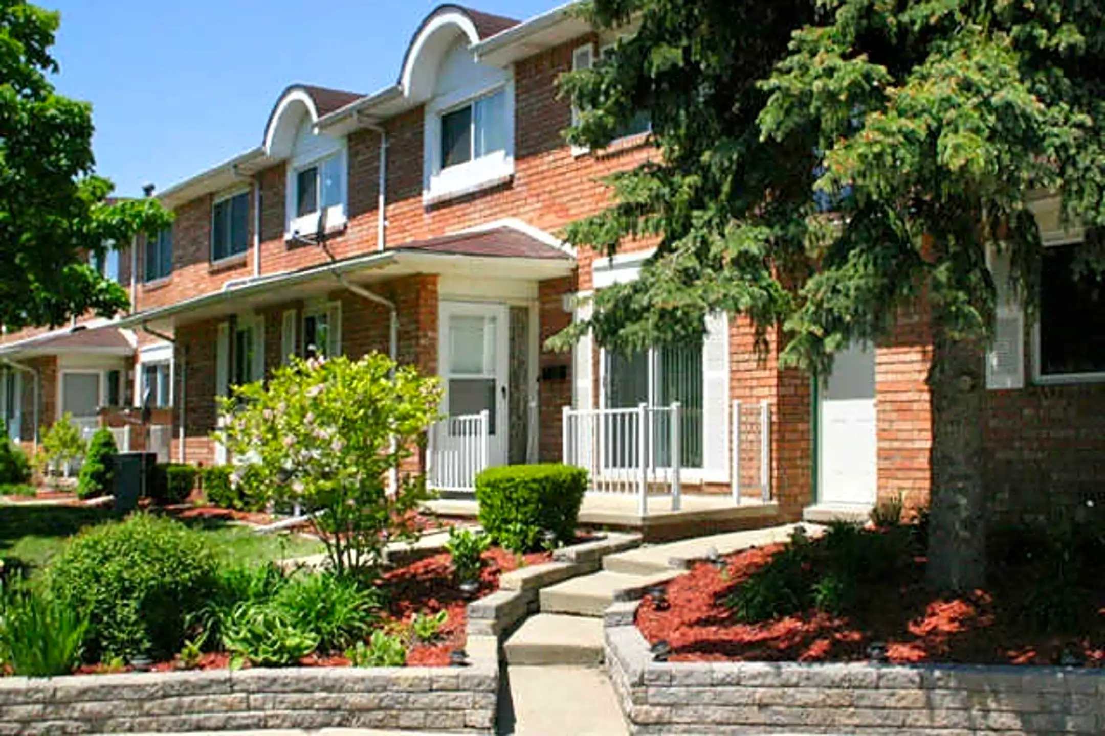 Sterling Commons Townhouse Apartments Sterling Heights, MI 48313