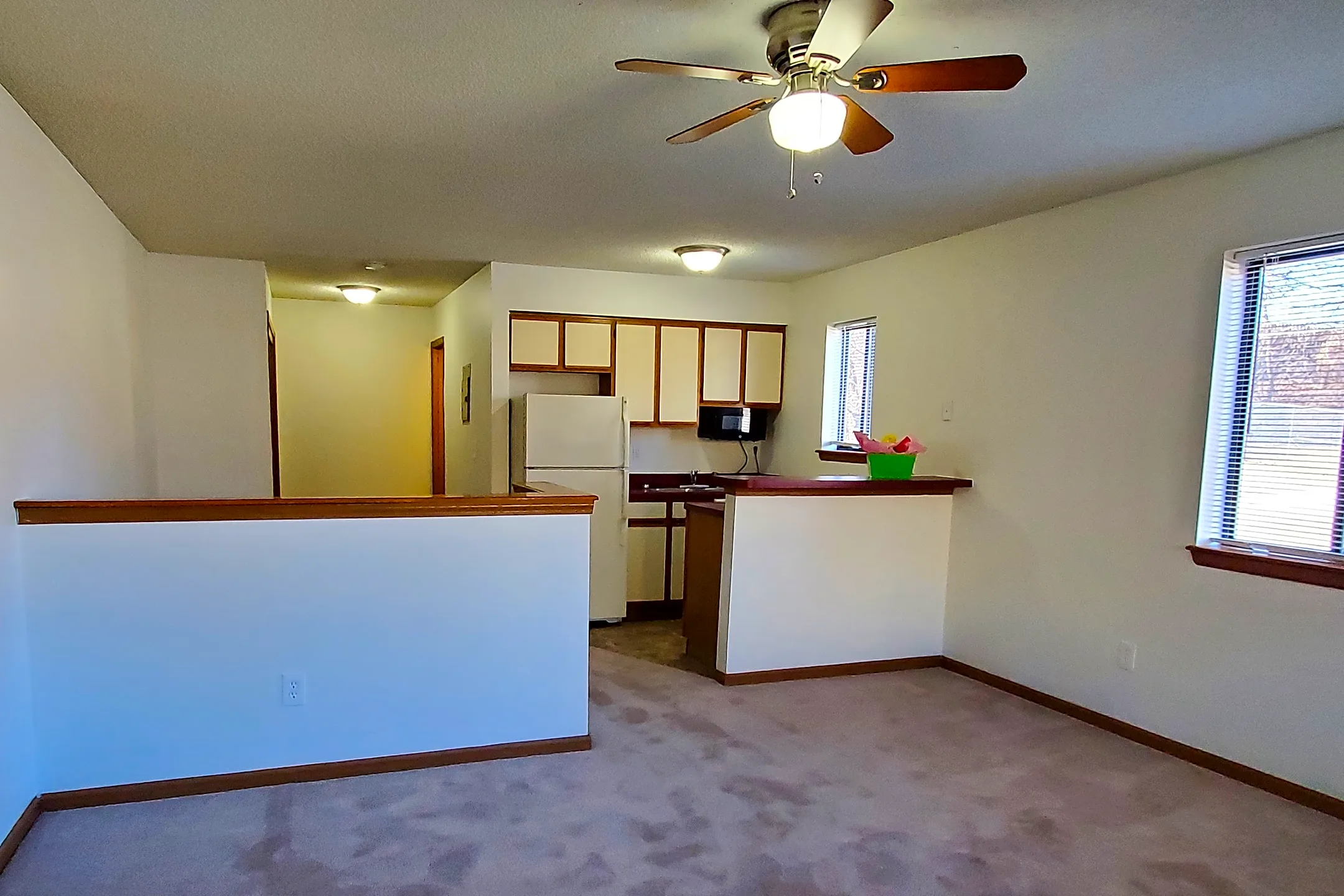 Pinewood Studio Apartments 5225 North Brighton Place Kansas City