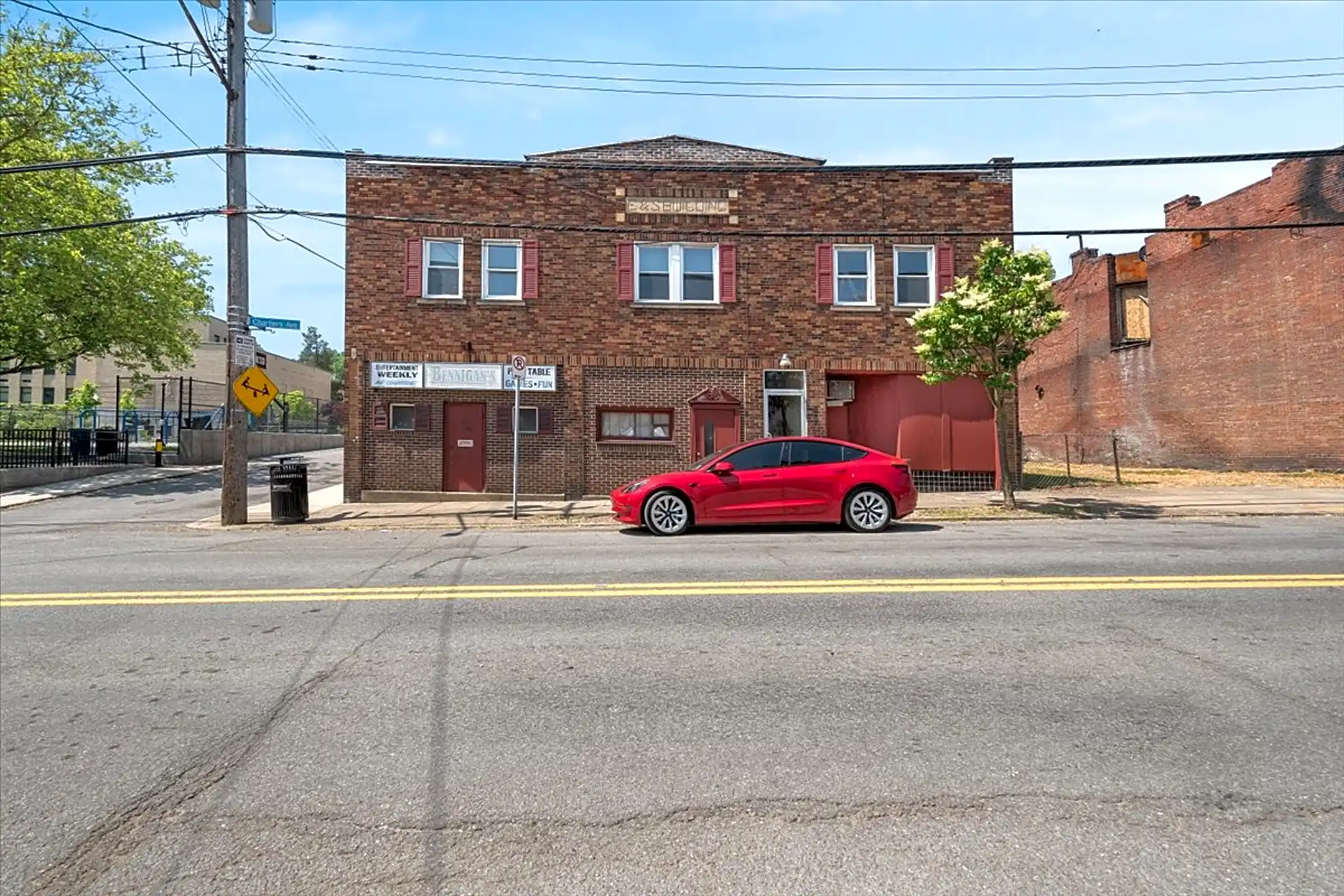 915 Chartiers Ave Apartments Pittsburgh, PA 15220