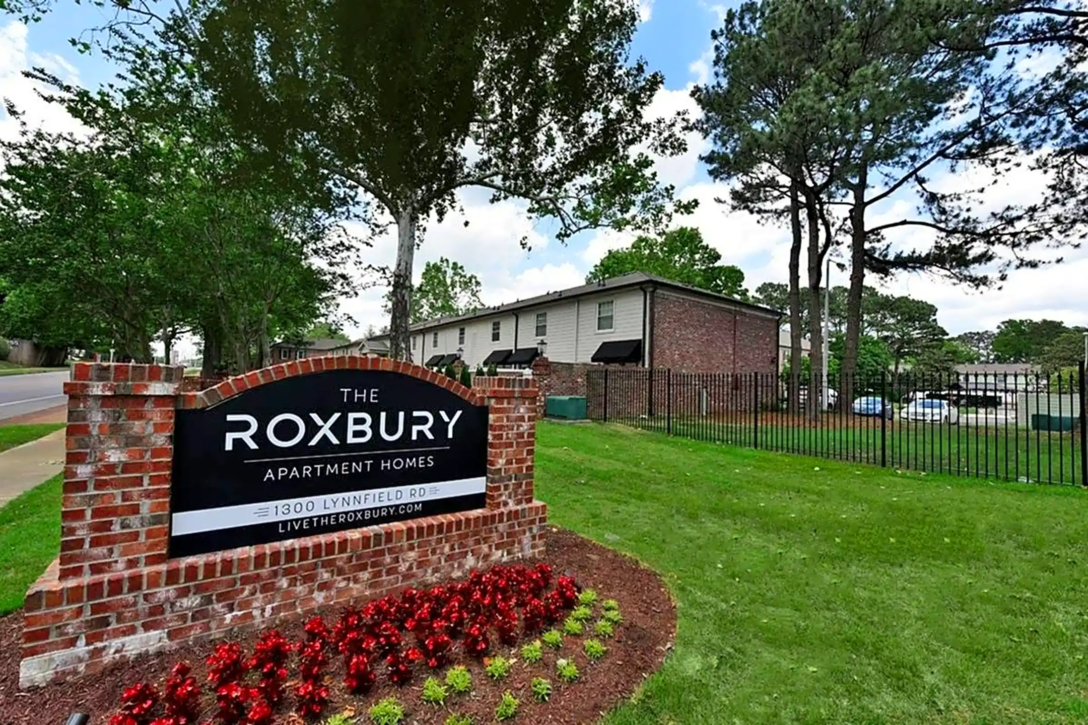 The Roxbury Apartment Homes Apartments Memphis, TN 38119