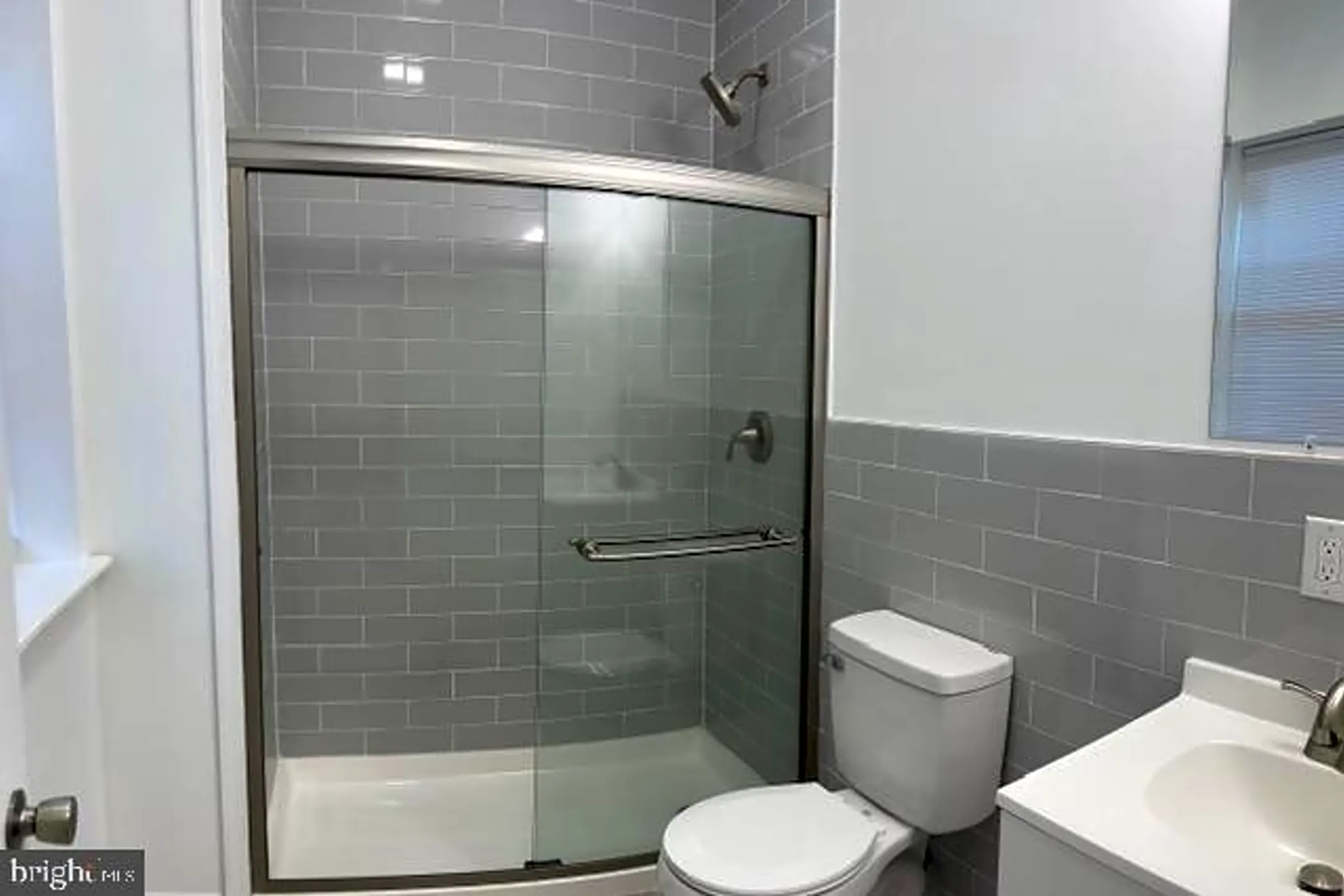 Bathroom - 445 N 52nd St #3 - Philadelphia, PA