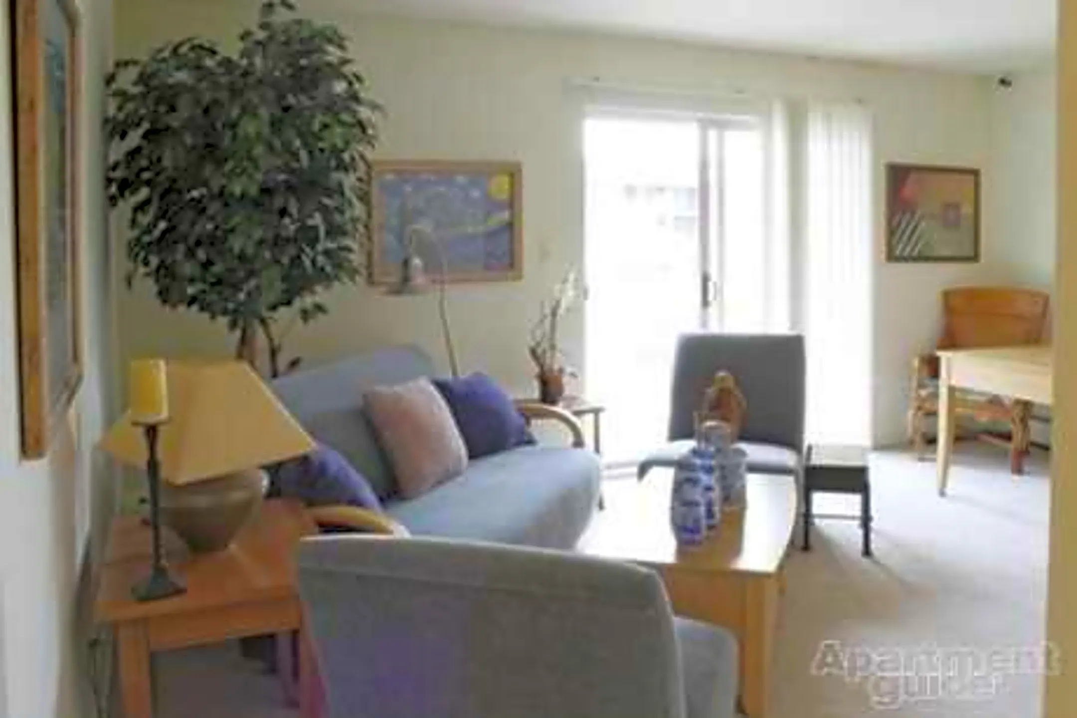Williamsburg East Apartments - 31550 Schoenherr Rd | Warren, MI ...