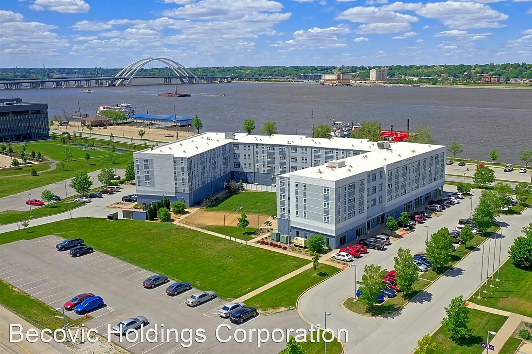 Building - WaterFront Apartments - Moline, IL