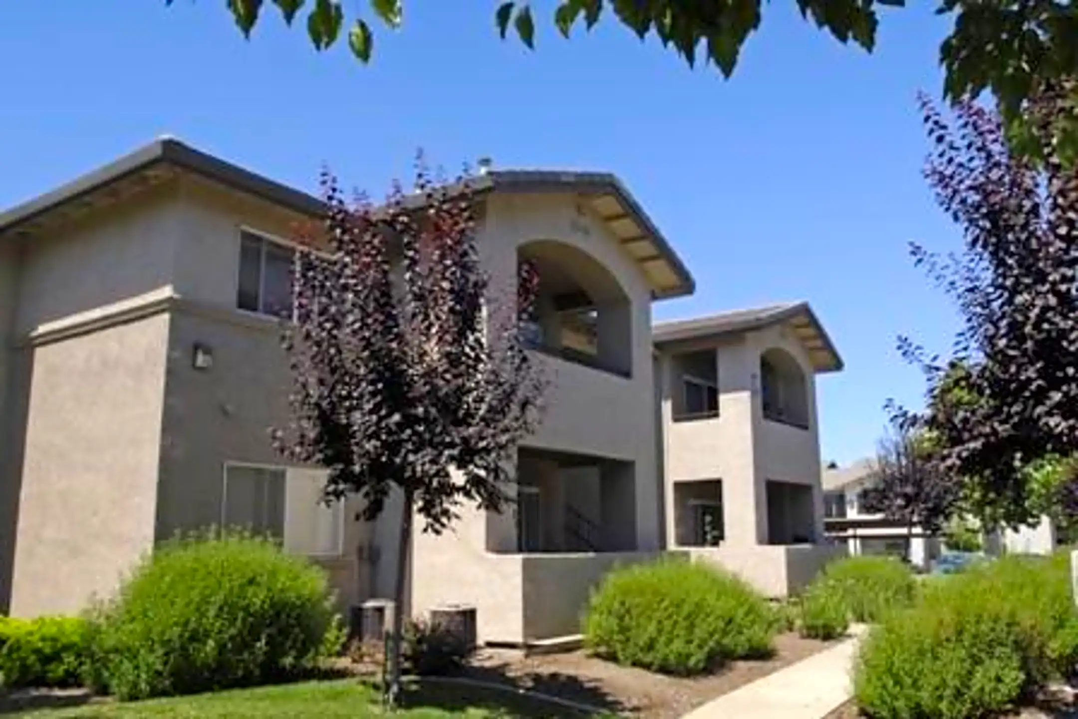 Oaks at Sunset Apartment Homes 201 Sammy Way Rocklin, CA Apartments