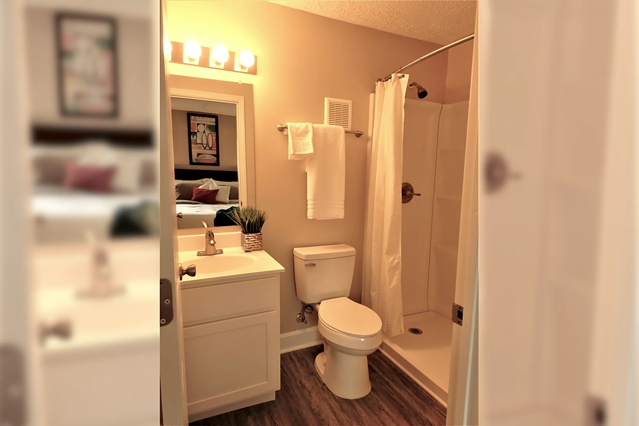 Bathroom - Saratoga Place - Erlanger, KY