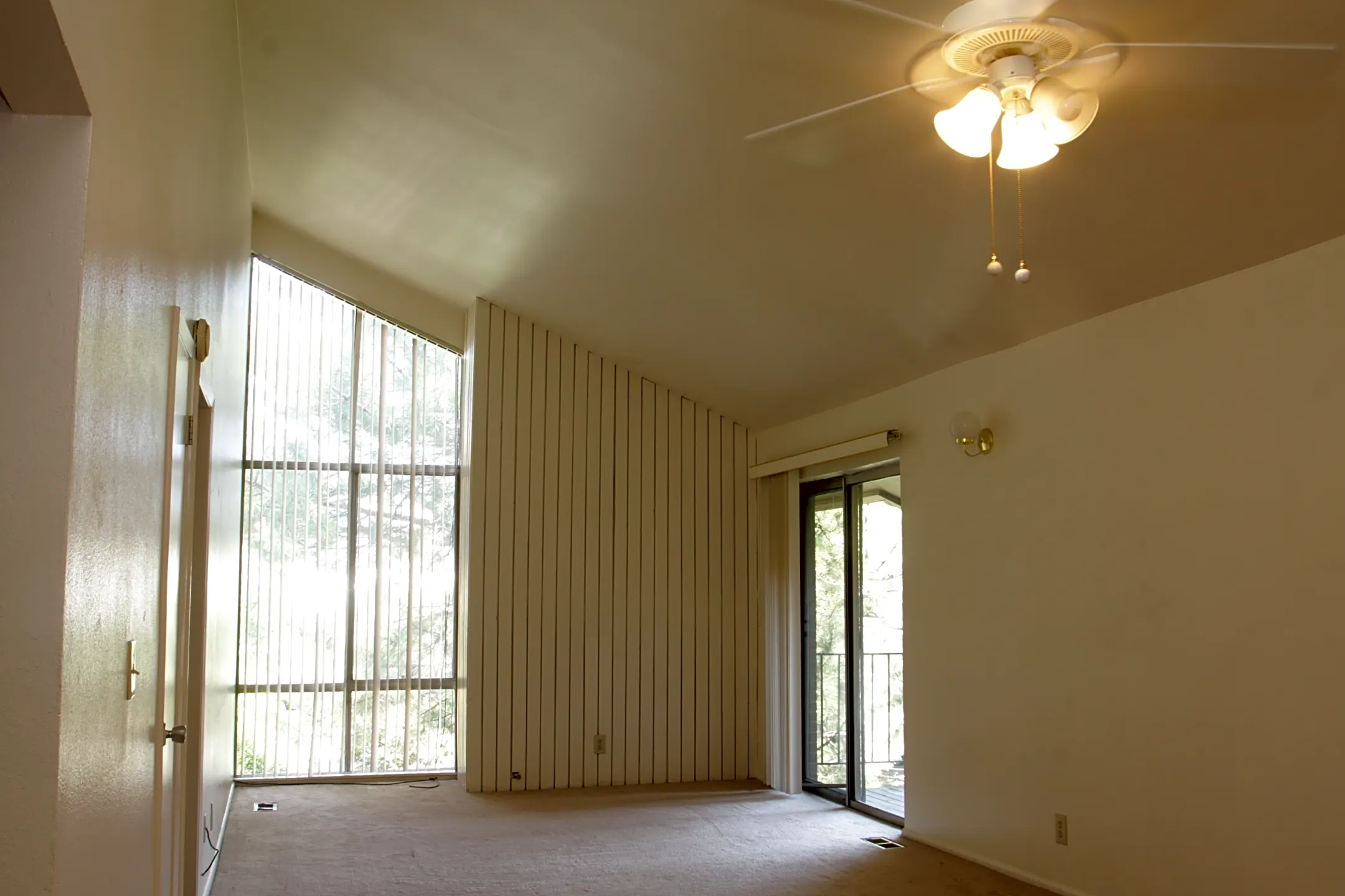 Living Room - Alta Pines Apartments - Salt Lake City, UT