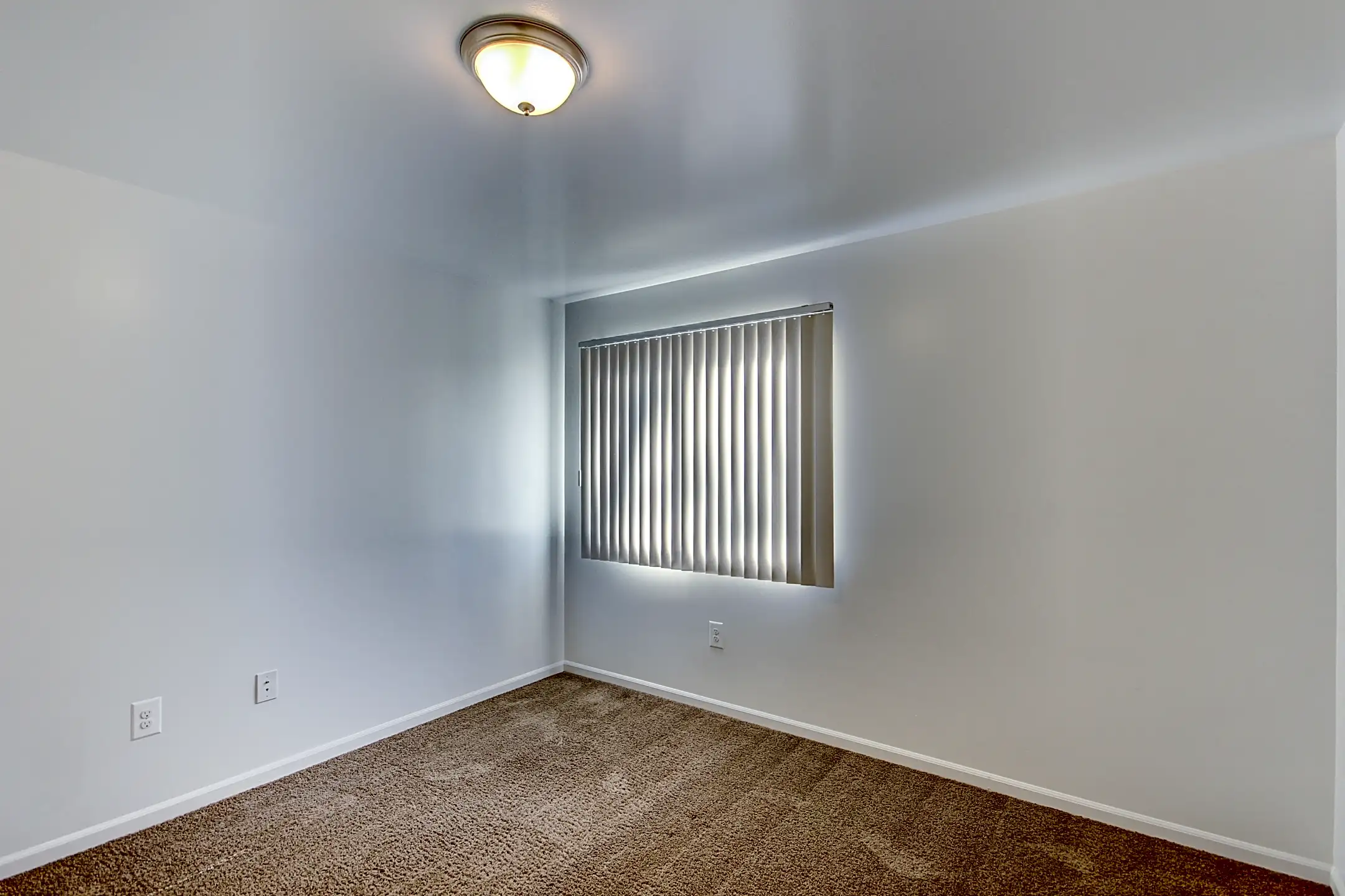 Sterling Knolls 11855 15 Mile Rd Sterling Heights, MI Apartments