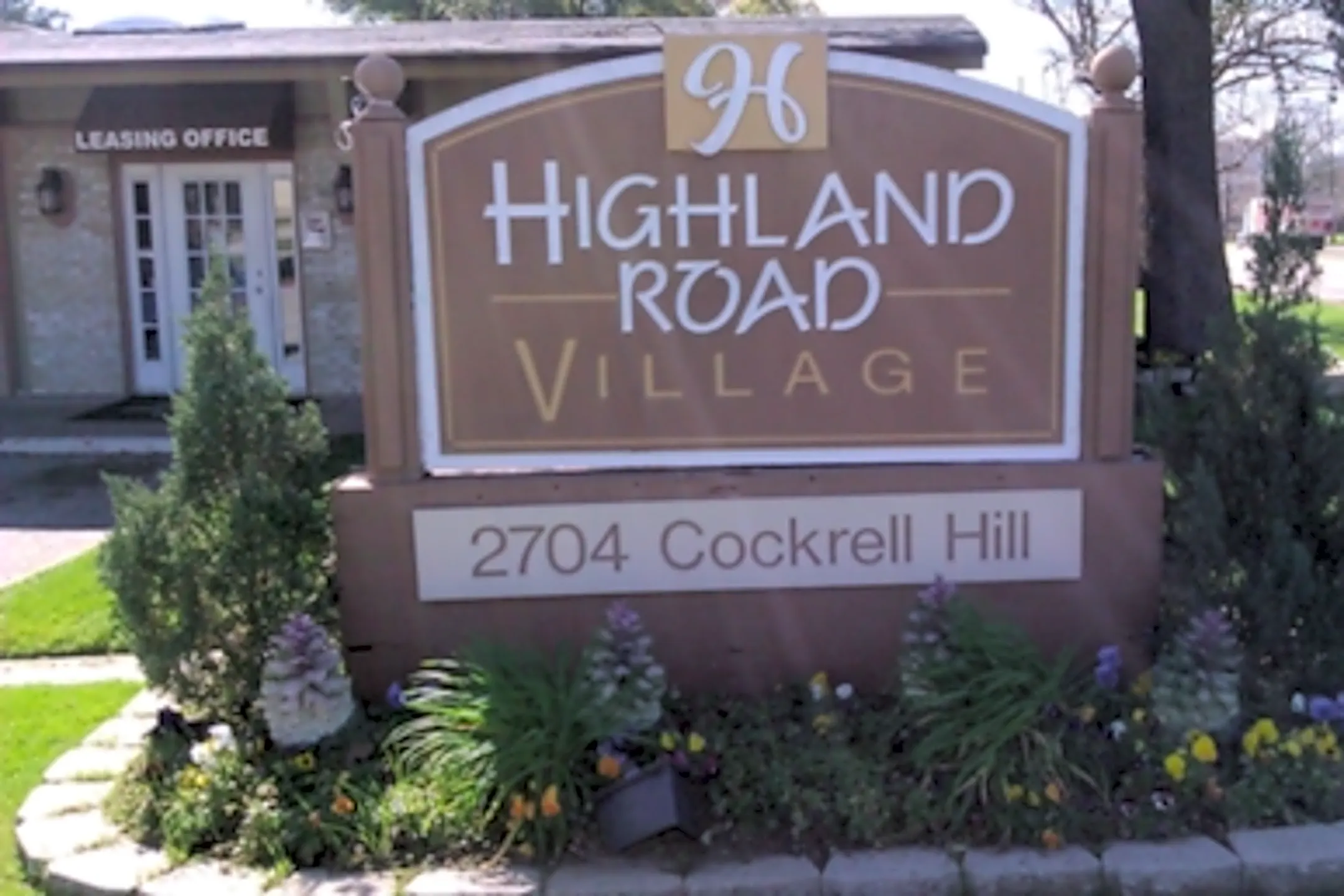 Highland Road Village 2704 S Cockrell Hill Rd Dallas, TX Apartments