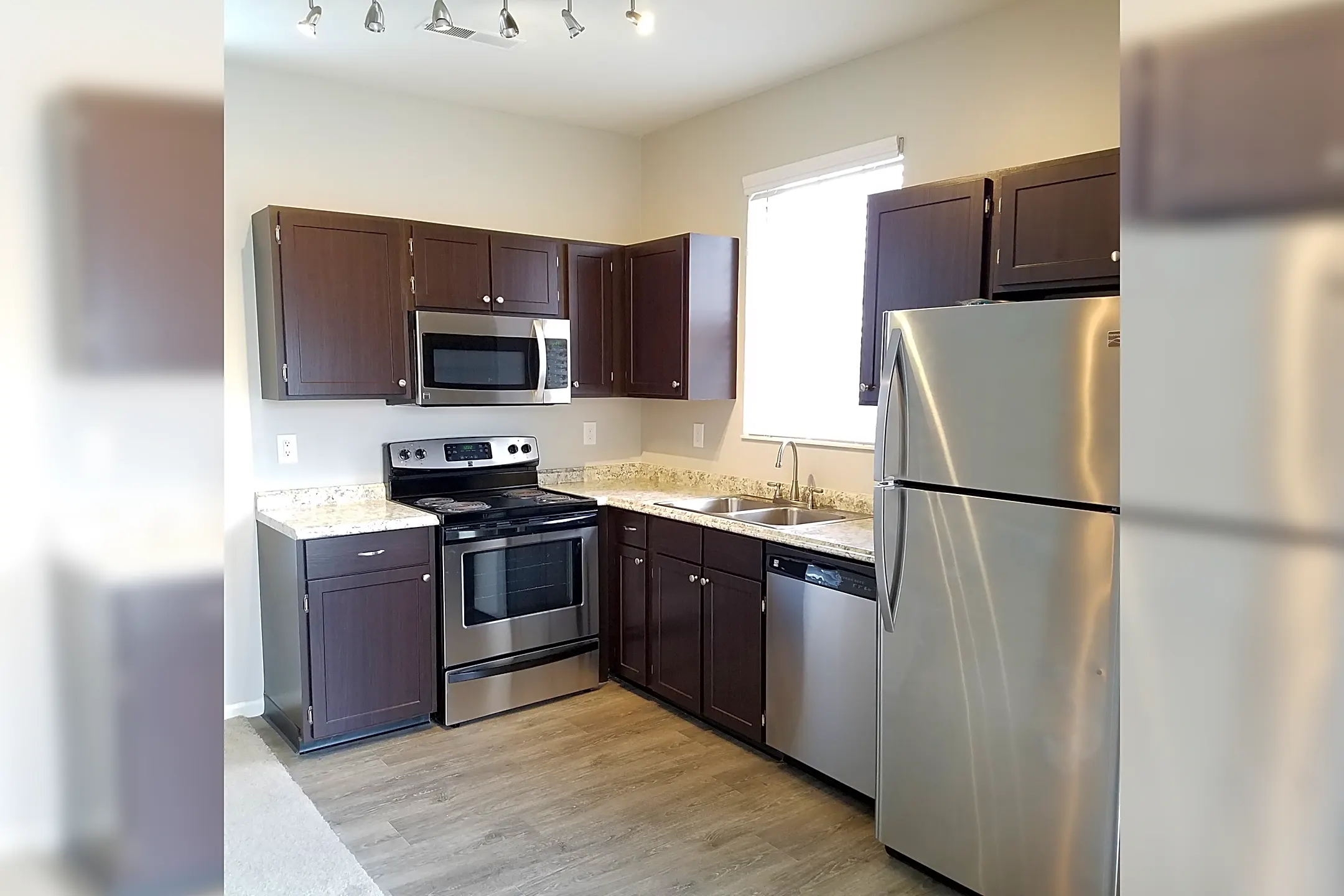 Kitchen - The Arbors Of Yankee Vineyards - Dayton, OH