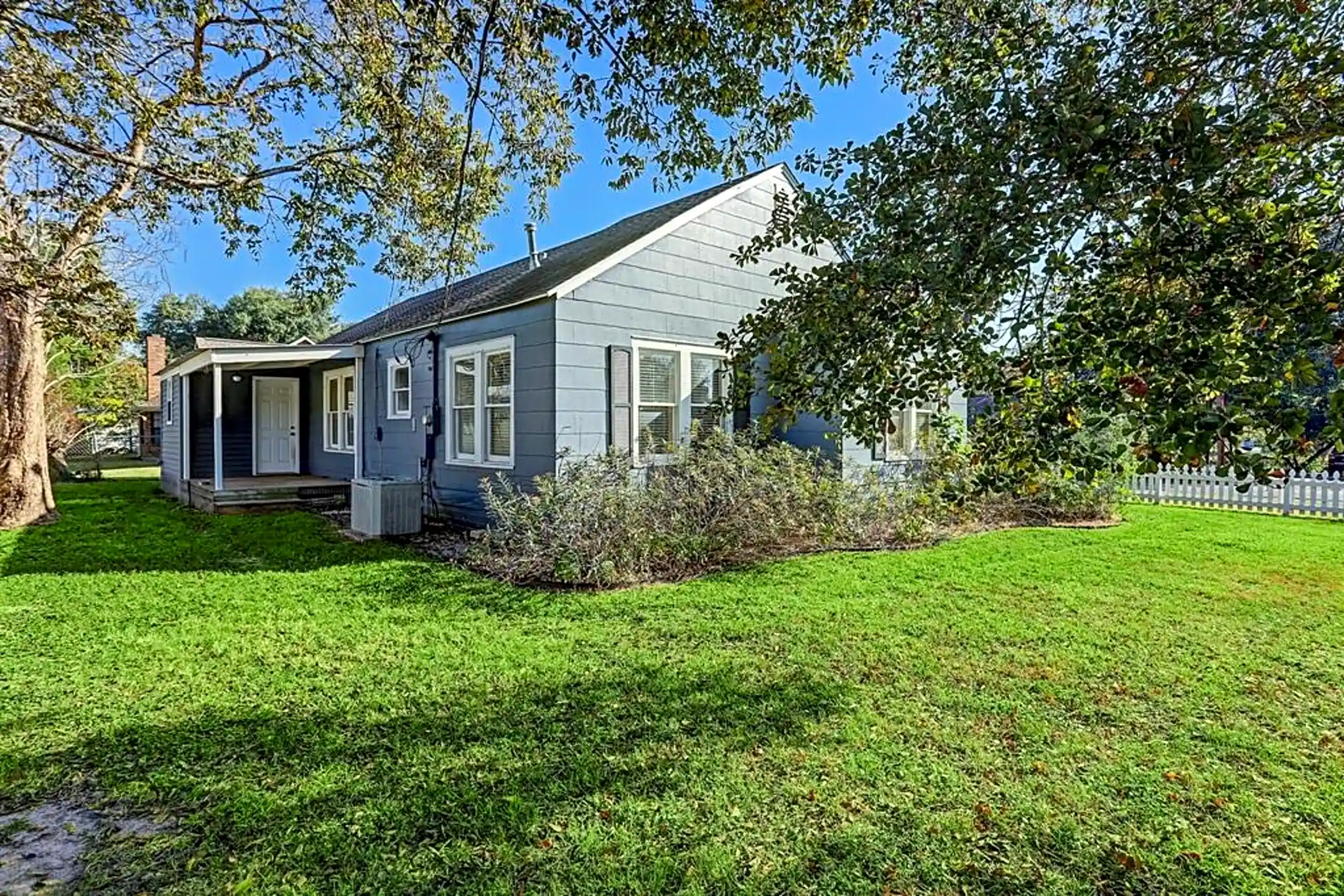 408 N Hunt St Bellville, TX Houses for Rent Rent.