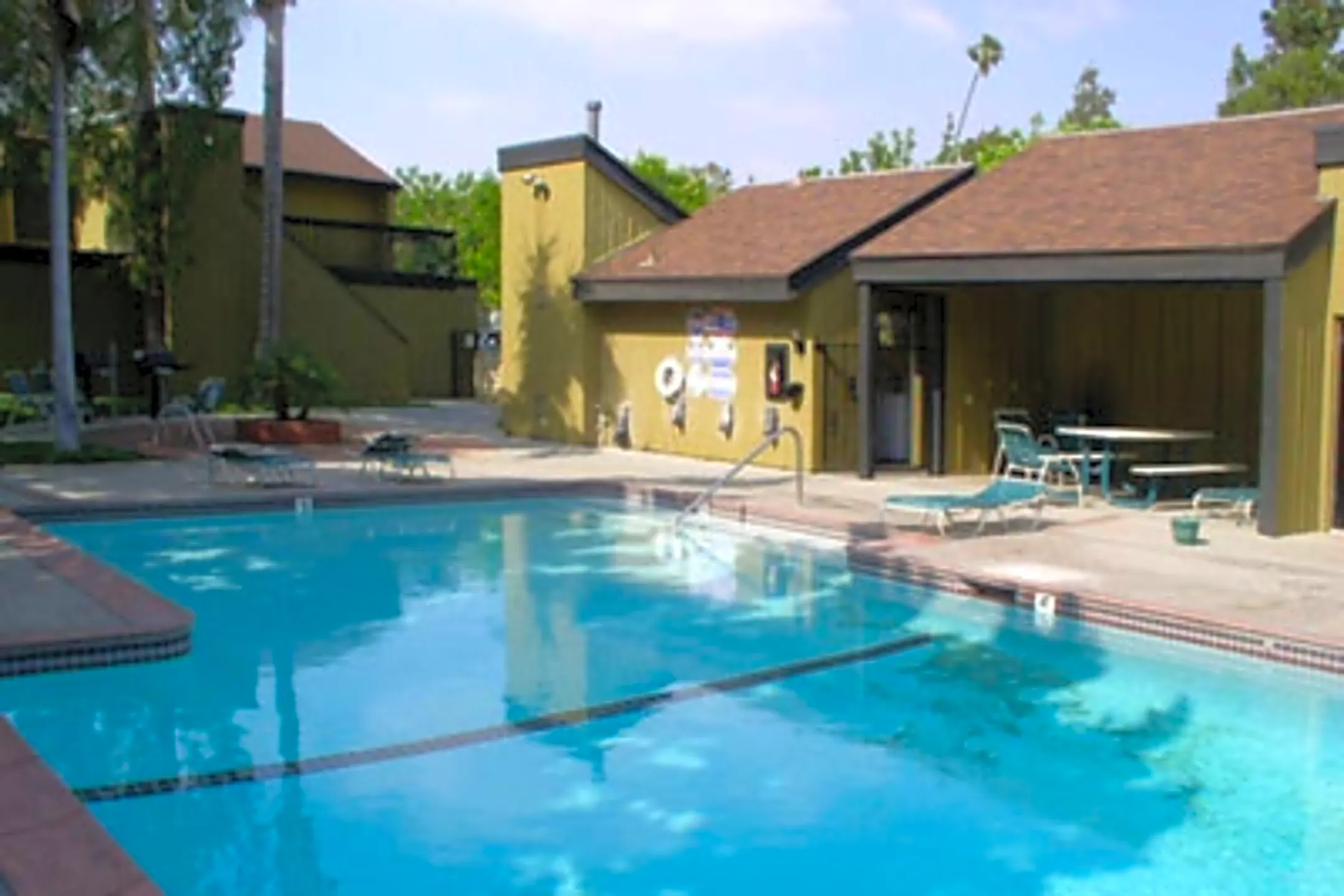 Bunker Hill Apartments 990 Central Ave Riverside, CA Apartments for