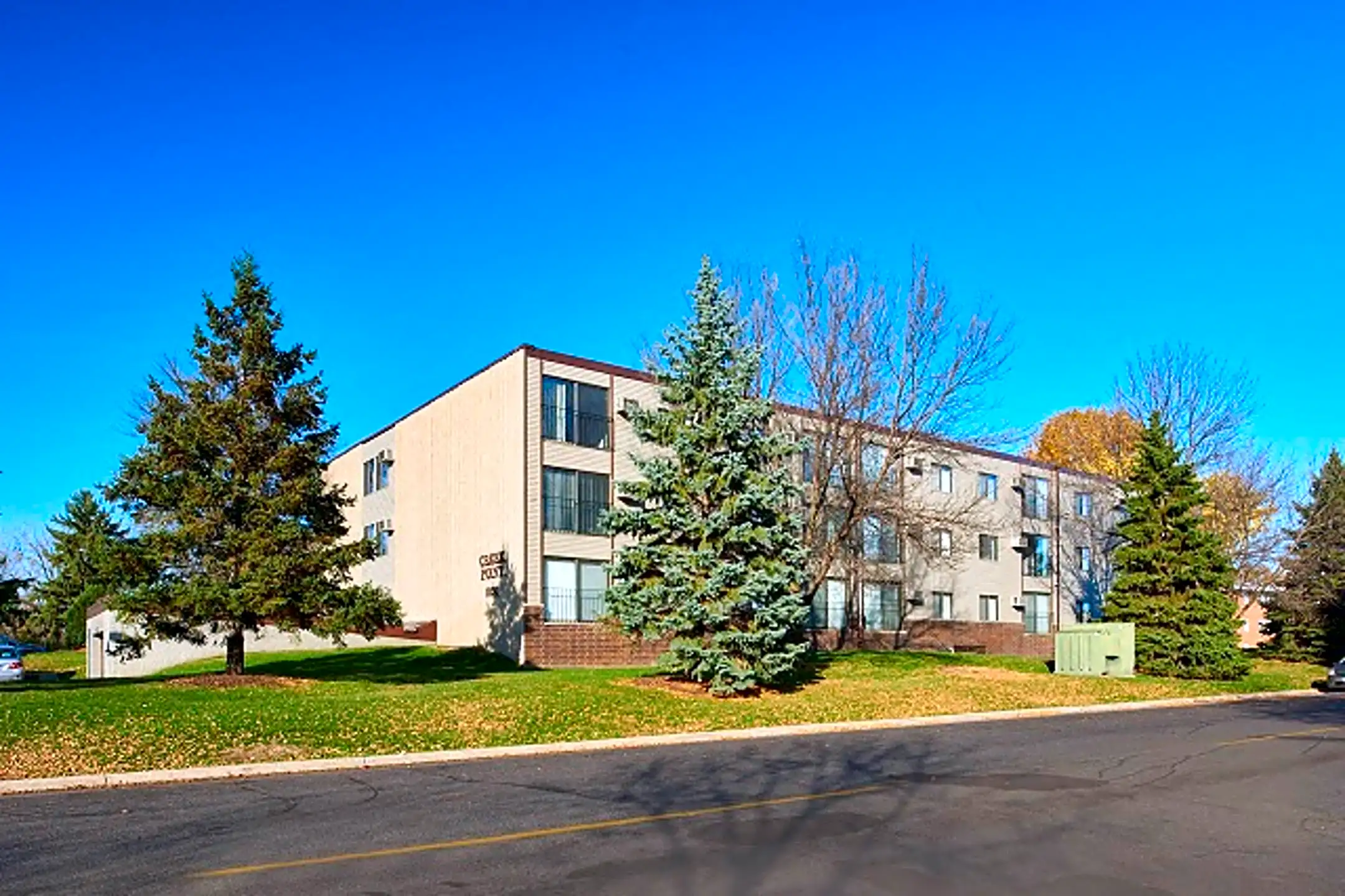 Creek Point Apartments 1045 Hiawatha Ave Hopkins, MN Apartments for