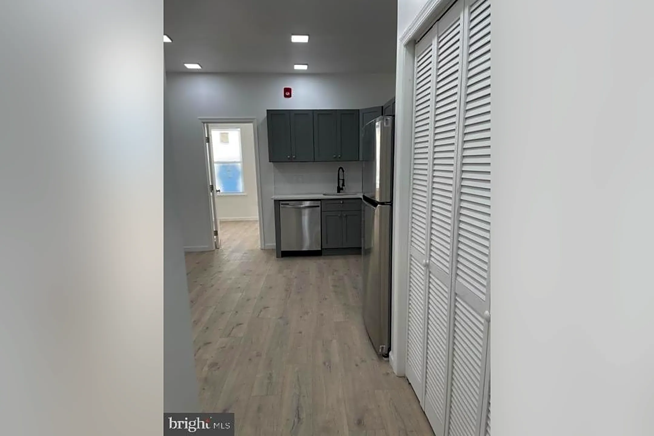 Kitchen - 445 N 52nd St #3 - Philadelphia, PA