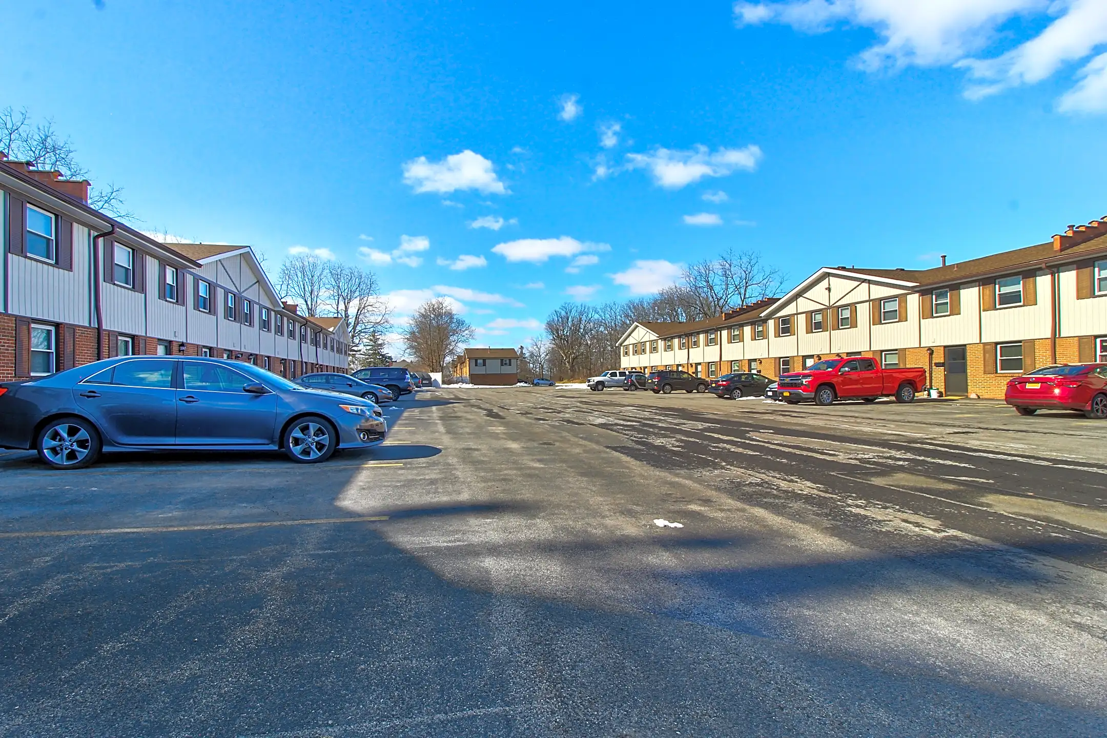 Olde English Manor 427 N Main St Canandaigua, NY Apartments for