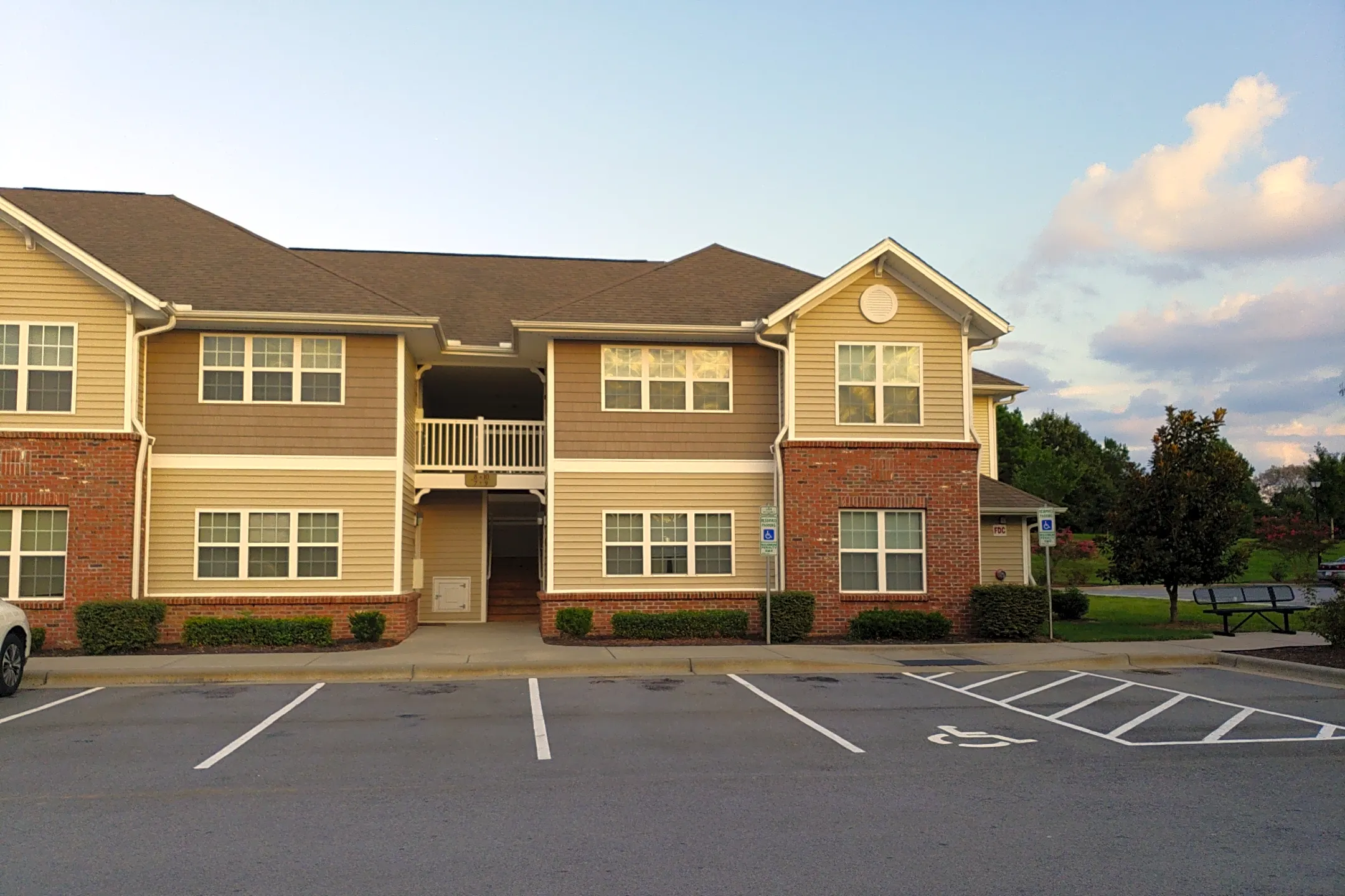 Chapel Ridge Apartments 301 JESSLYNS DR Roanoke Rapids, NC for Rent