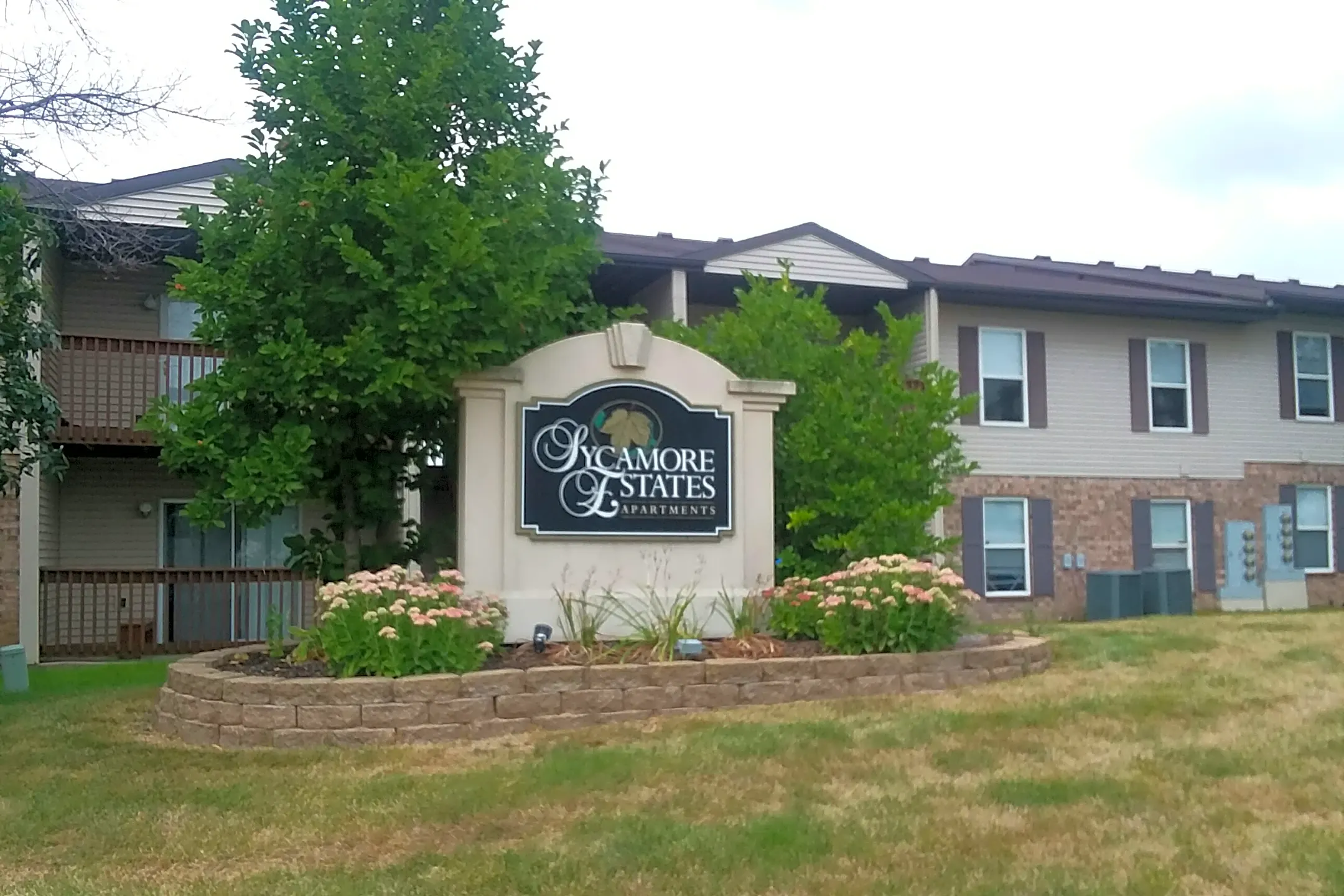 Sycamore Estates 2422 Park Ave Muscatine, IA Apartments for Rent