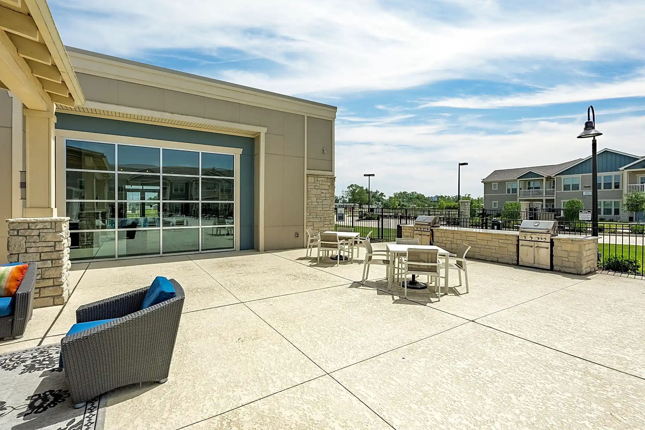 The Reserve at Country Club Apartments - Lake Charles, LA 70605
