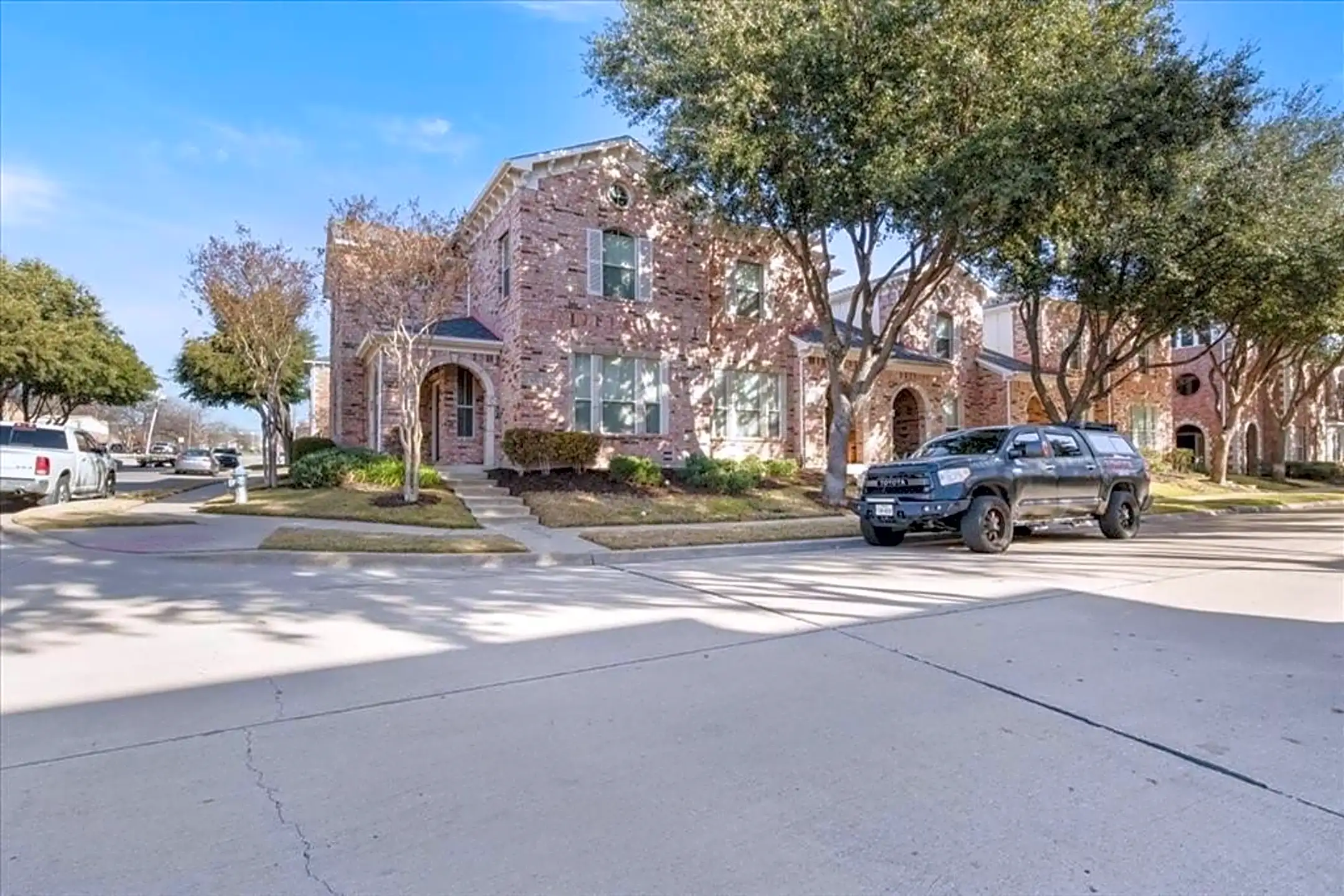 501 Legends Dr Townhomes Lewisville, TX 75057