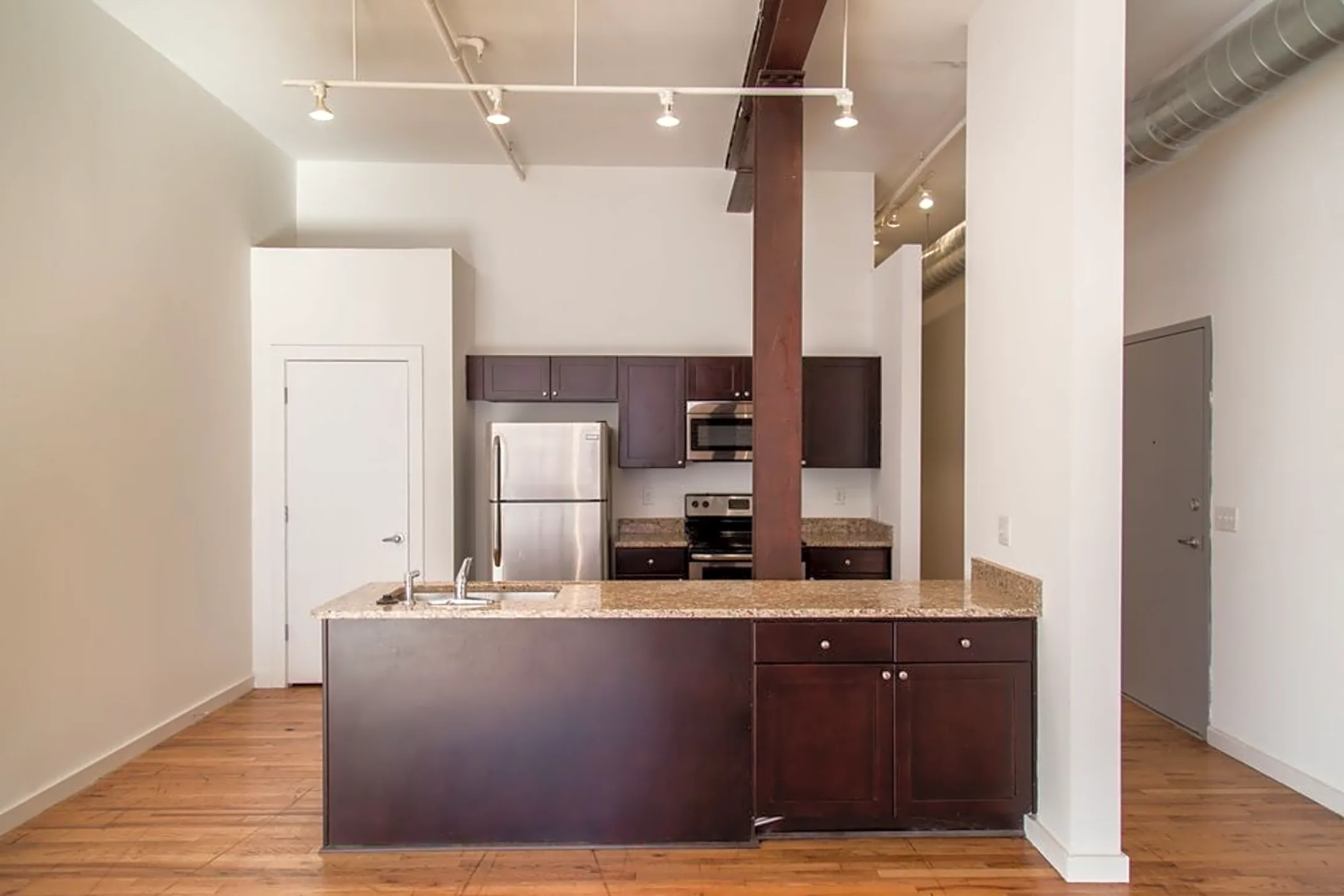 Printers Alley Downtown Memphis Lofts Memphis, TN 38103