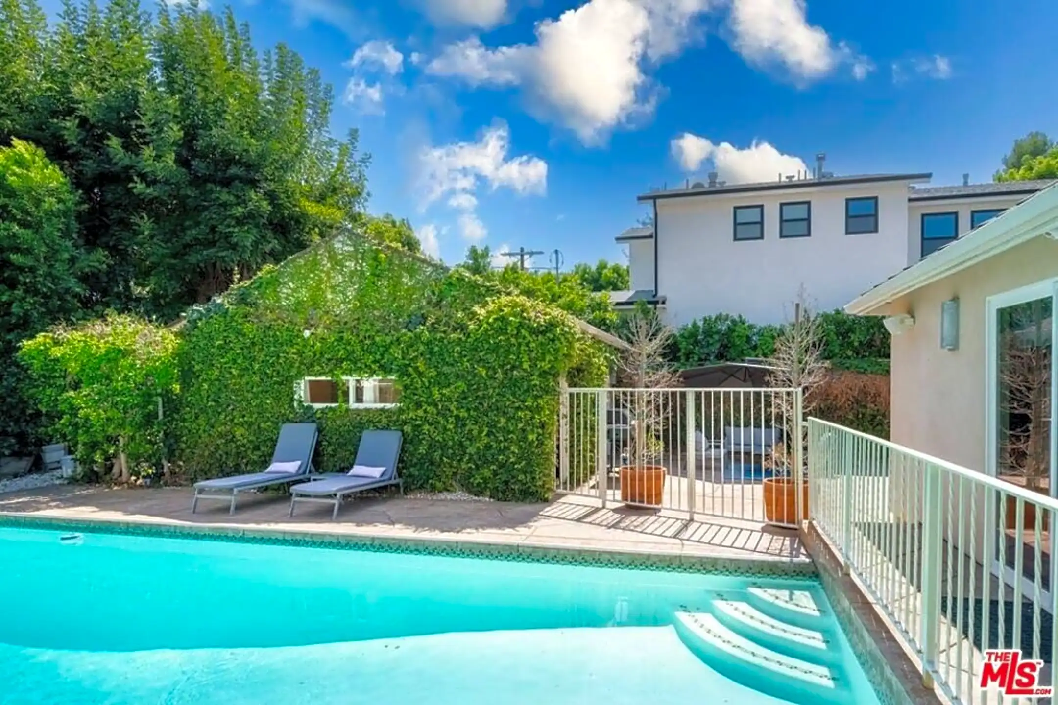 Pool - 4240 Matilija Ave - Los Angeles, CA