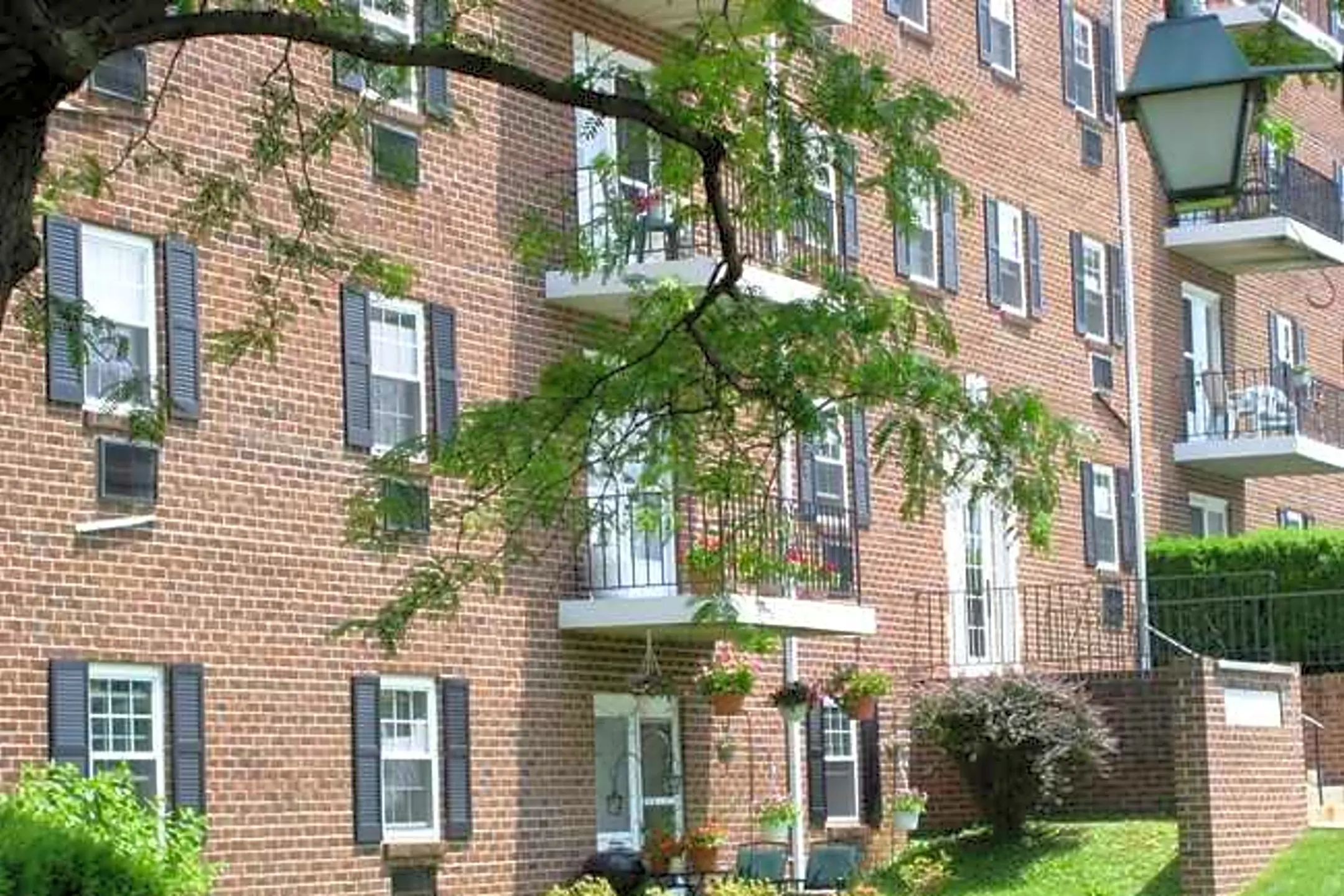 Cambridge Hall Apartments 500 W Rosedale Ave West Chester, PA