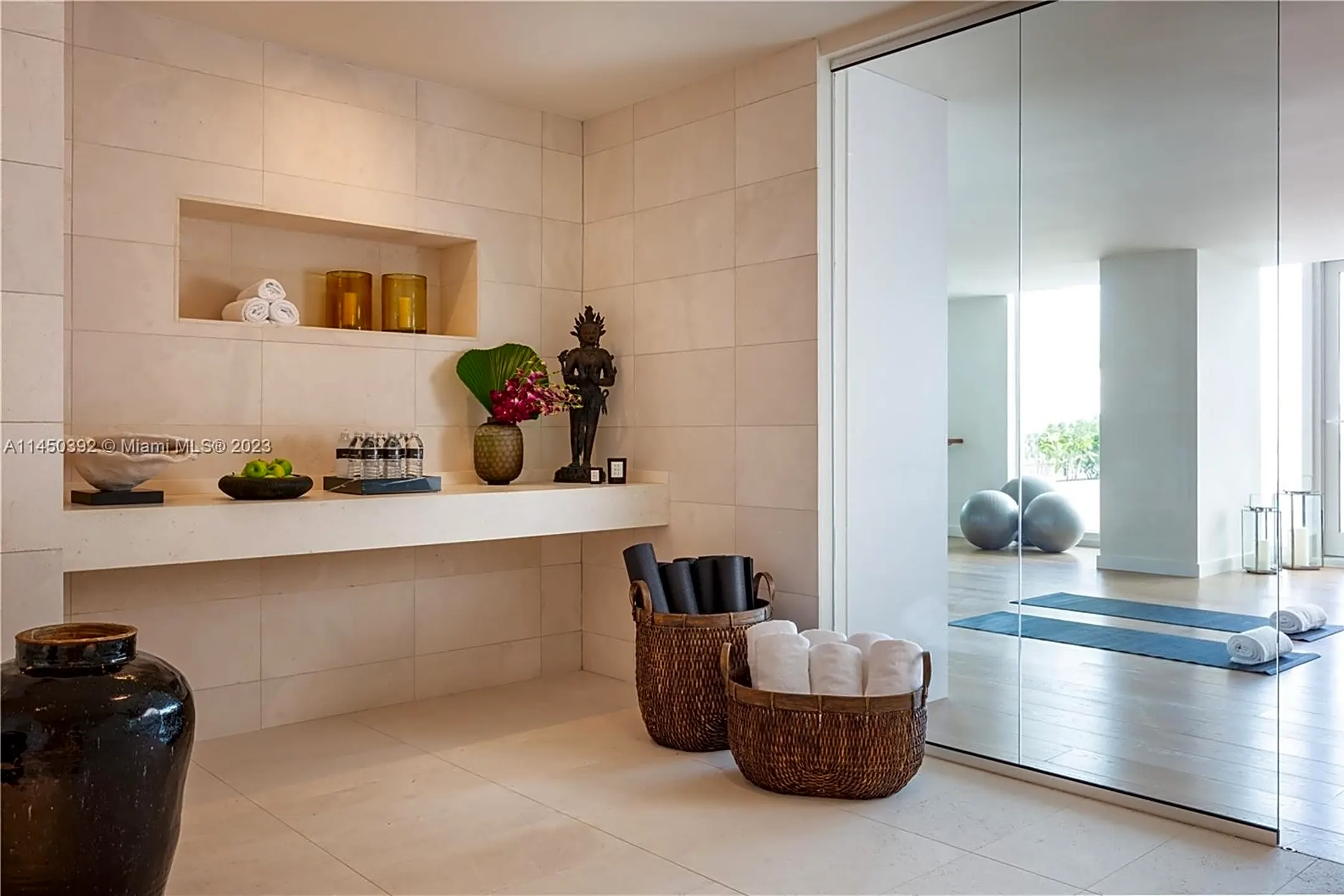 Bathroom - 1081 W 48th St - Miami Beach, FL