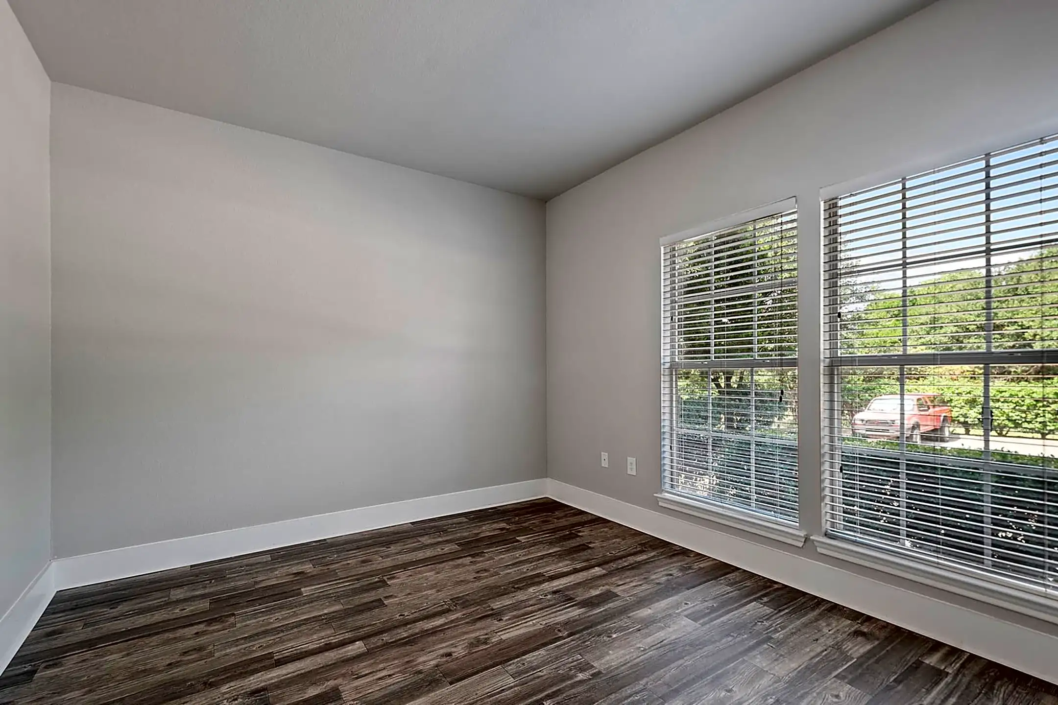 2001 TX360 Condos Euless, TX 76039