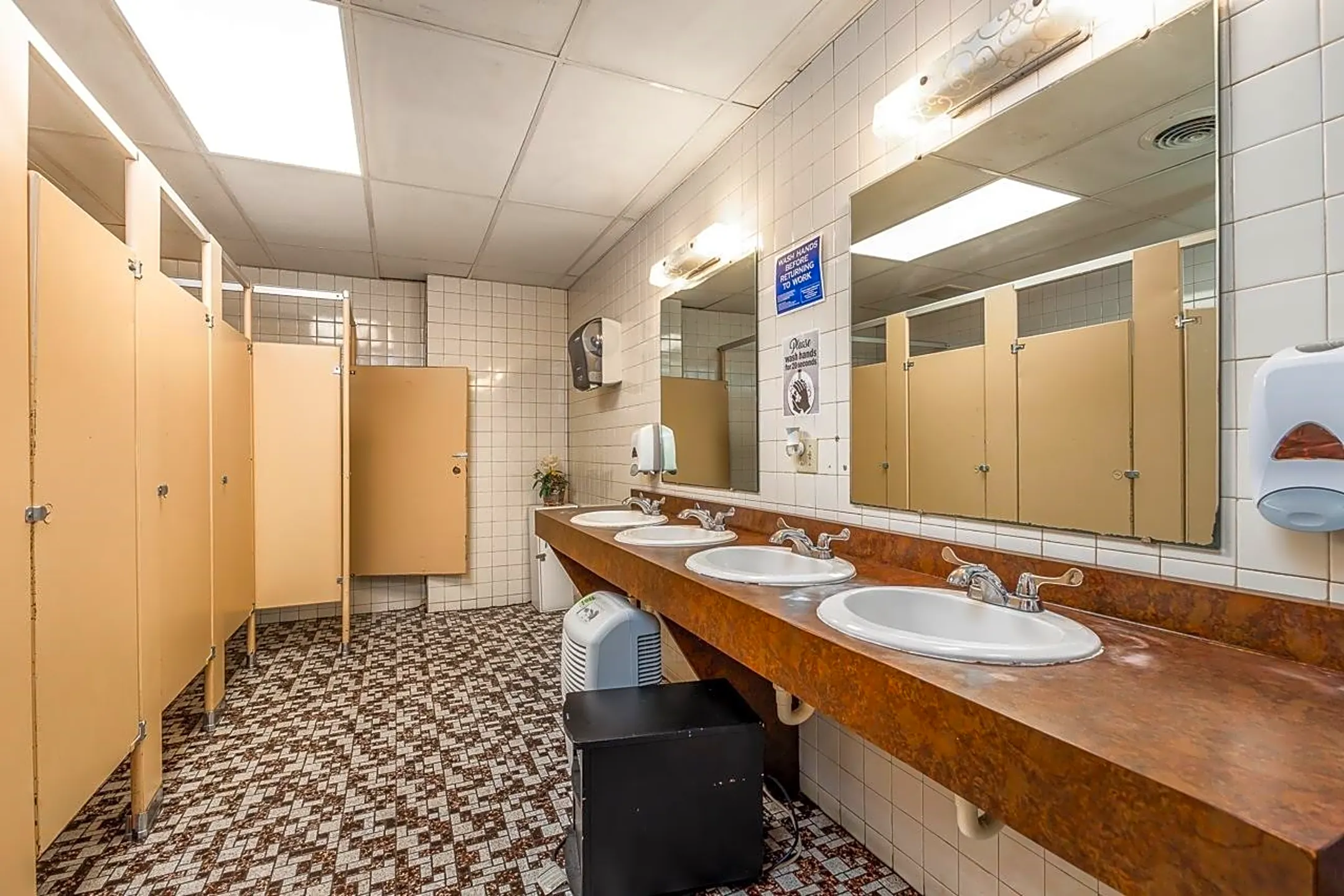 Bathroom - 410 S Main St - Dickeyville, WI