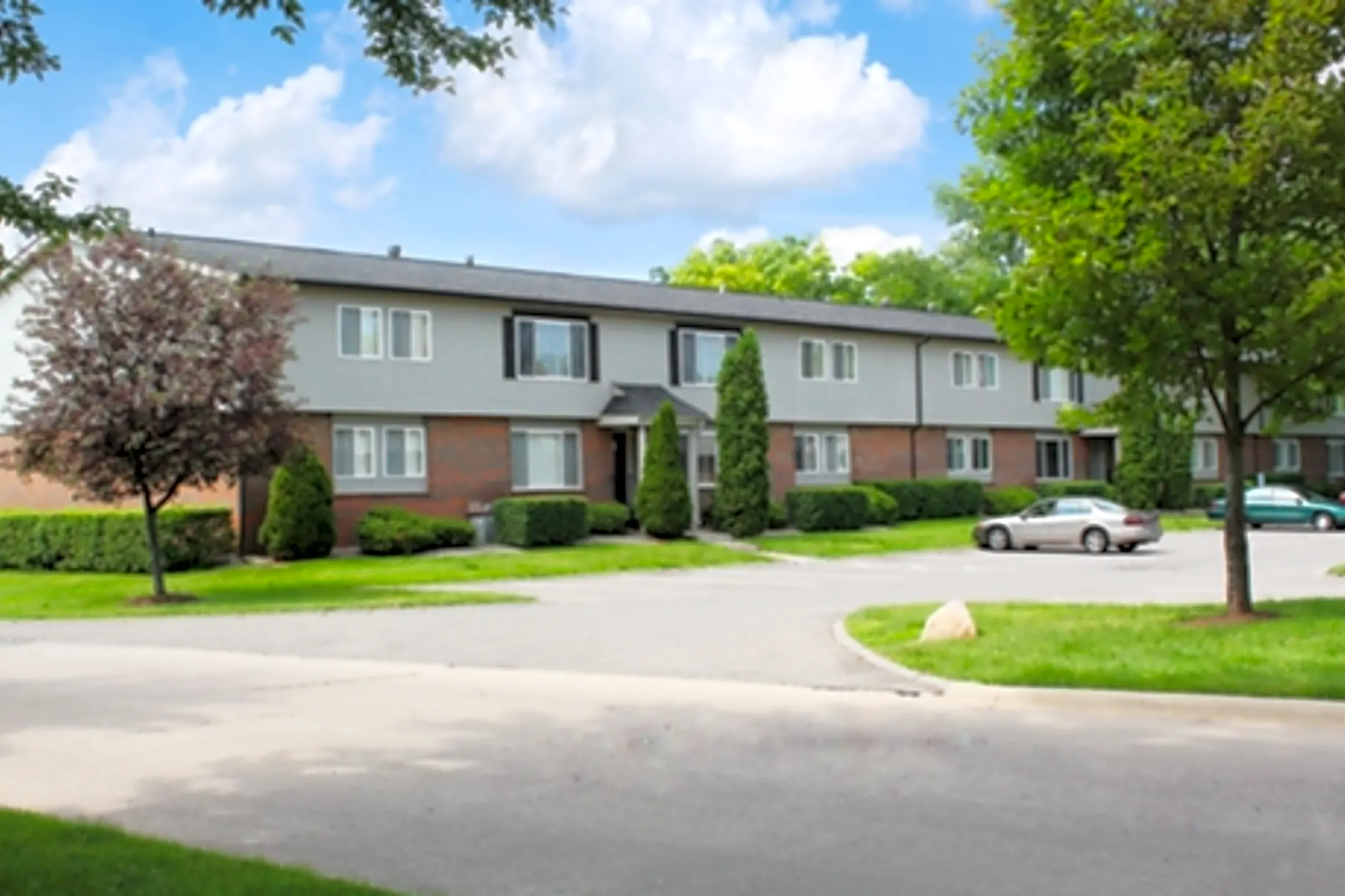 Franklin Hills Apartments & Townhomes 29025 Franklin Hills Dr