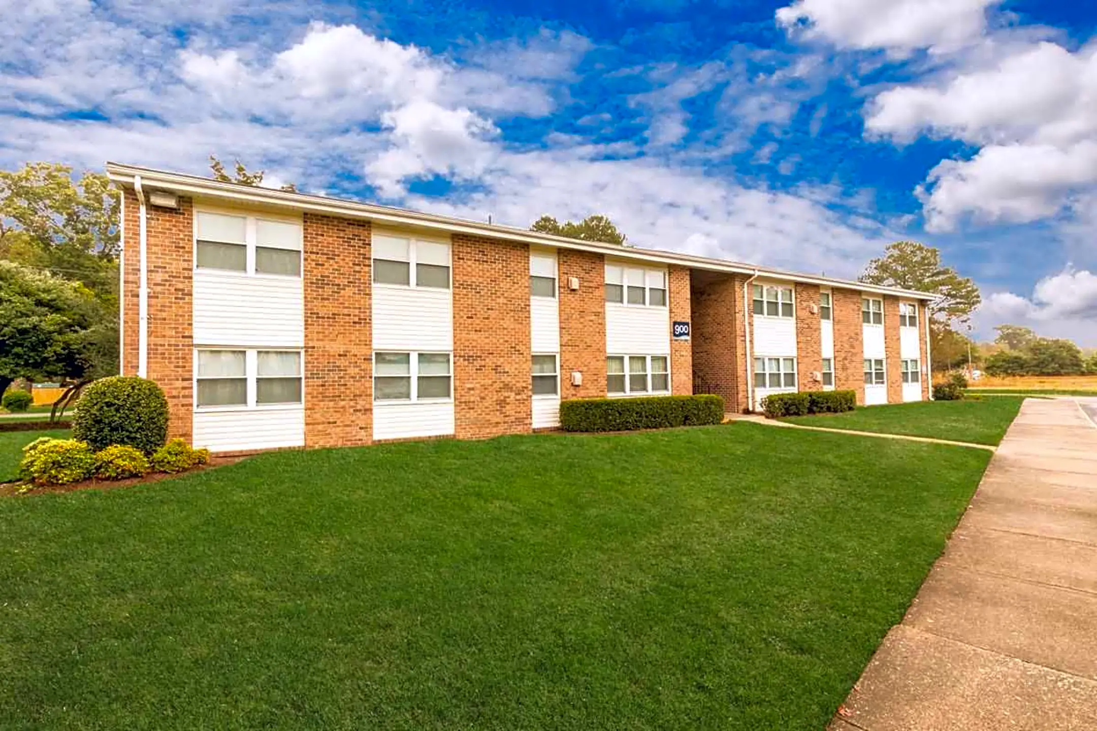 Apartments 23323