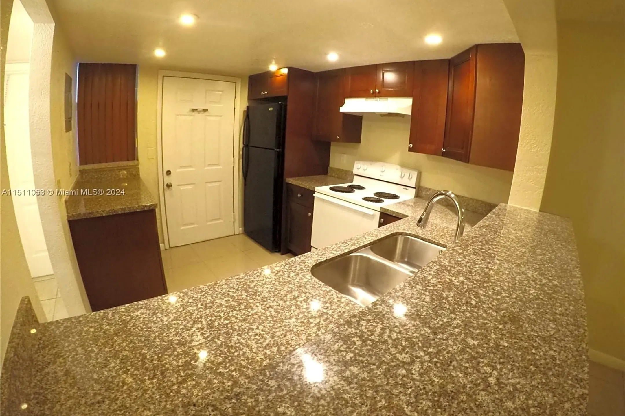 5335 NW 10th Ct 307 Condos Plantation, FL 33313