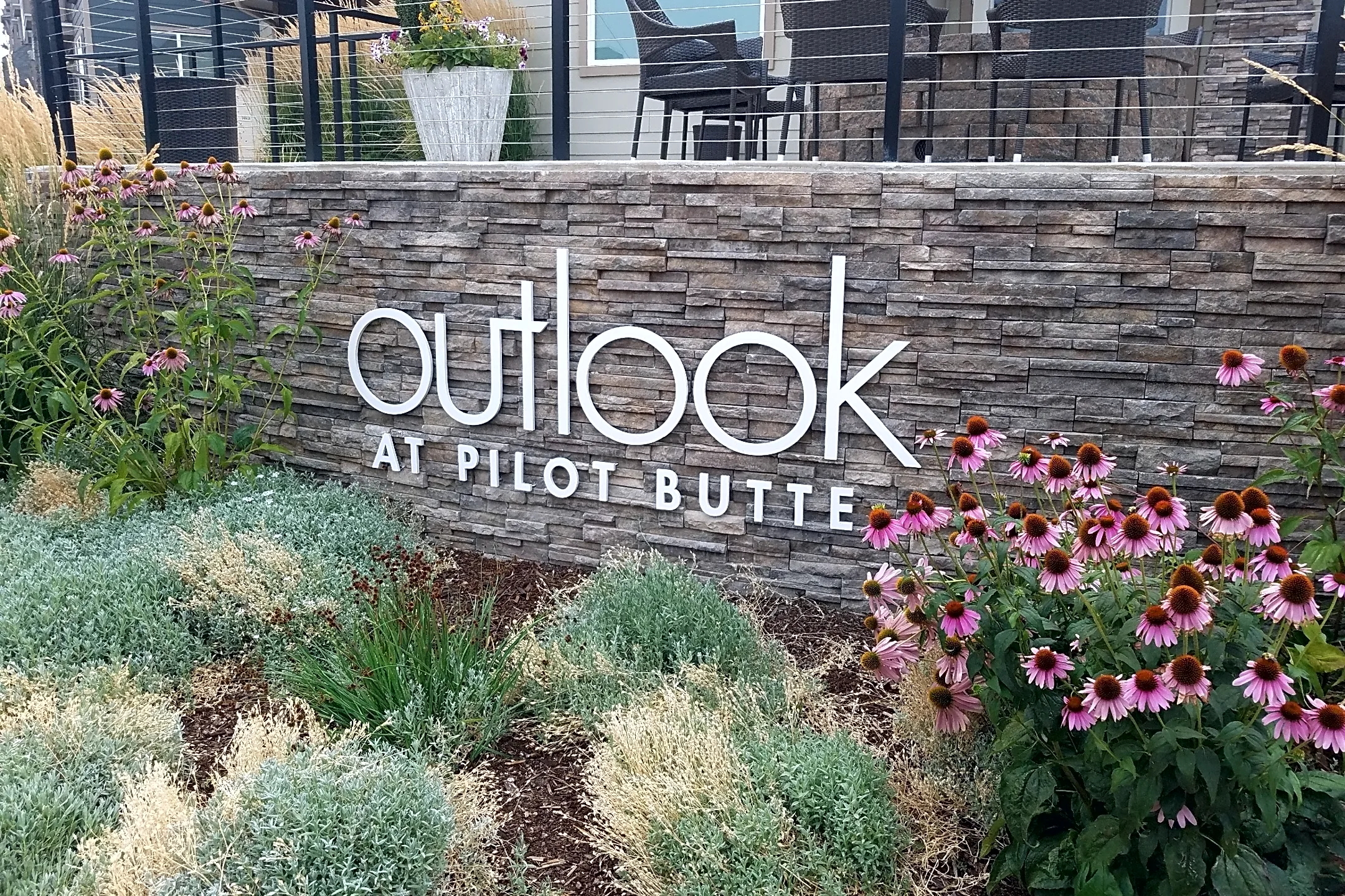 Pool - Outlook at Pilot Butte - Bend, OR