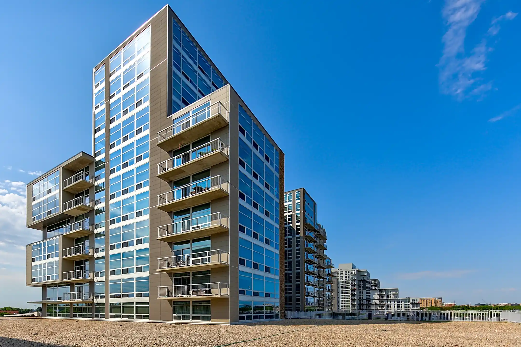 Galaxie High Rise Apartments Madison, WI 53703