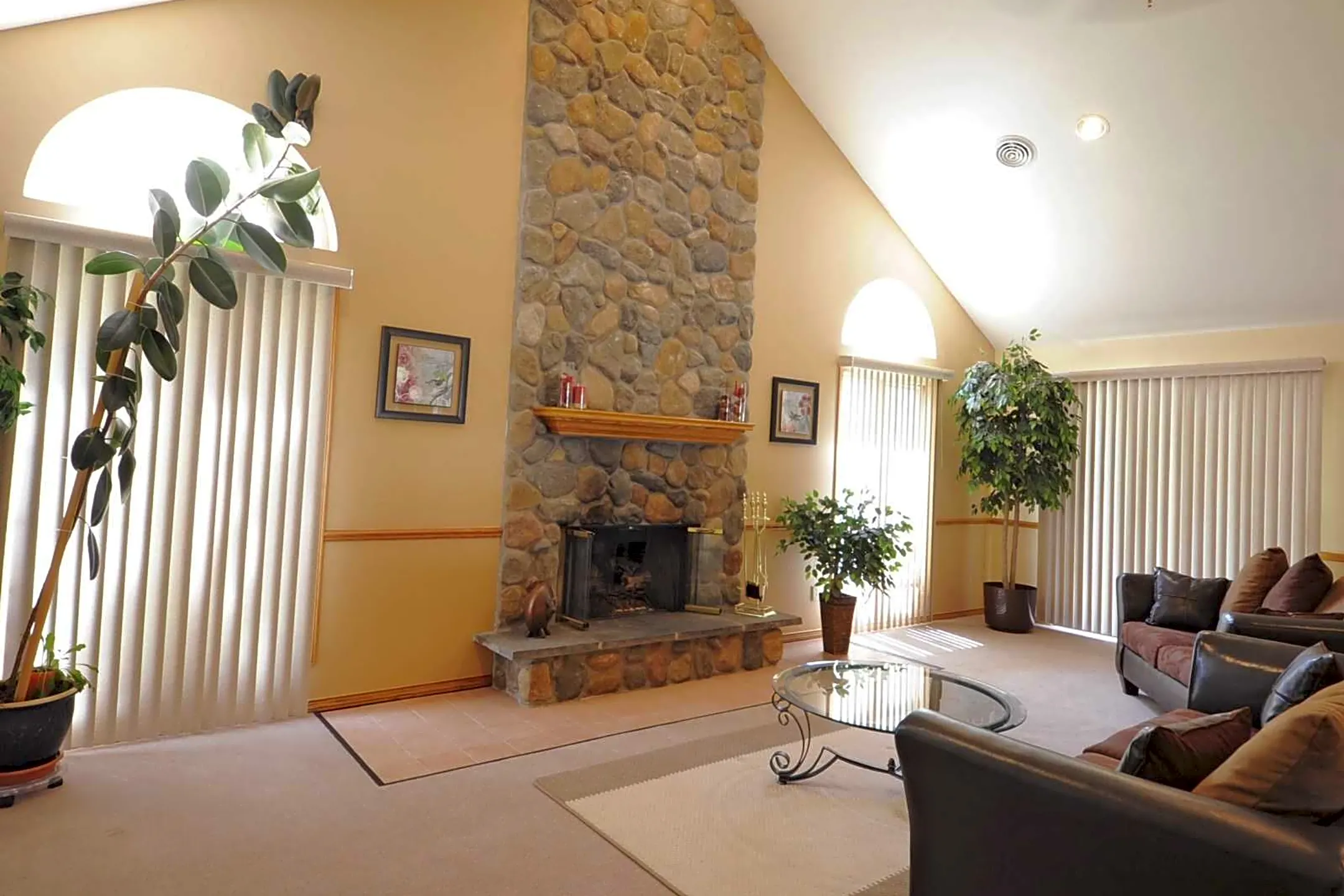 Clubhouse - Heritage Village Apartments - Greenfield, WI - Milwaukee, WI