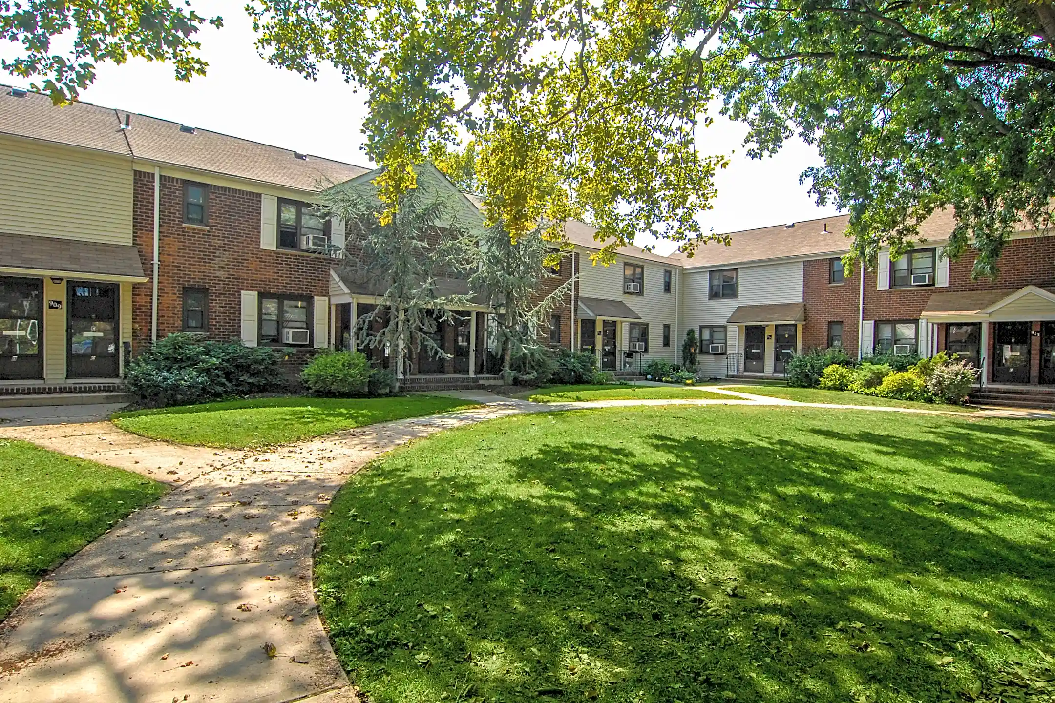 Brookchester Apartments 915 River Rd New Milford, NJ Apartments for Rent Rent.