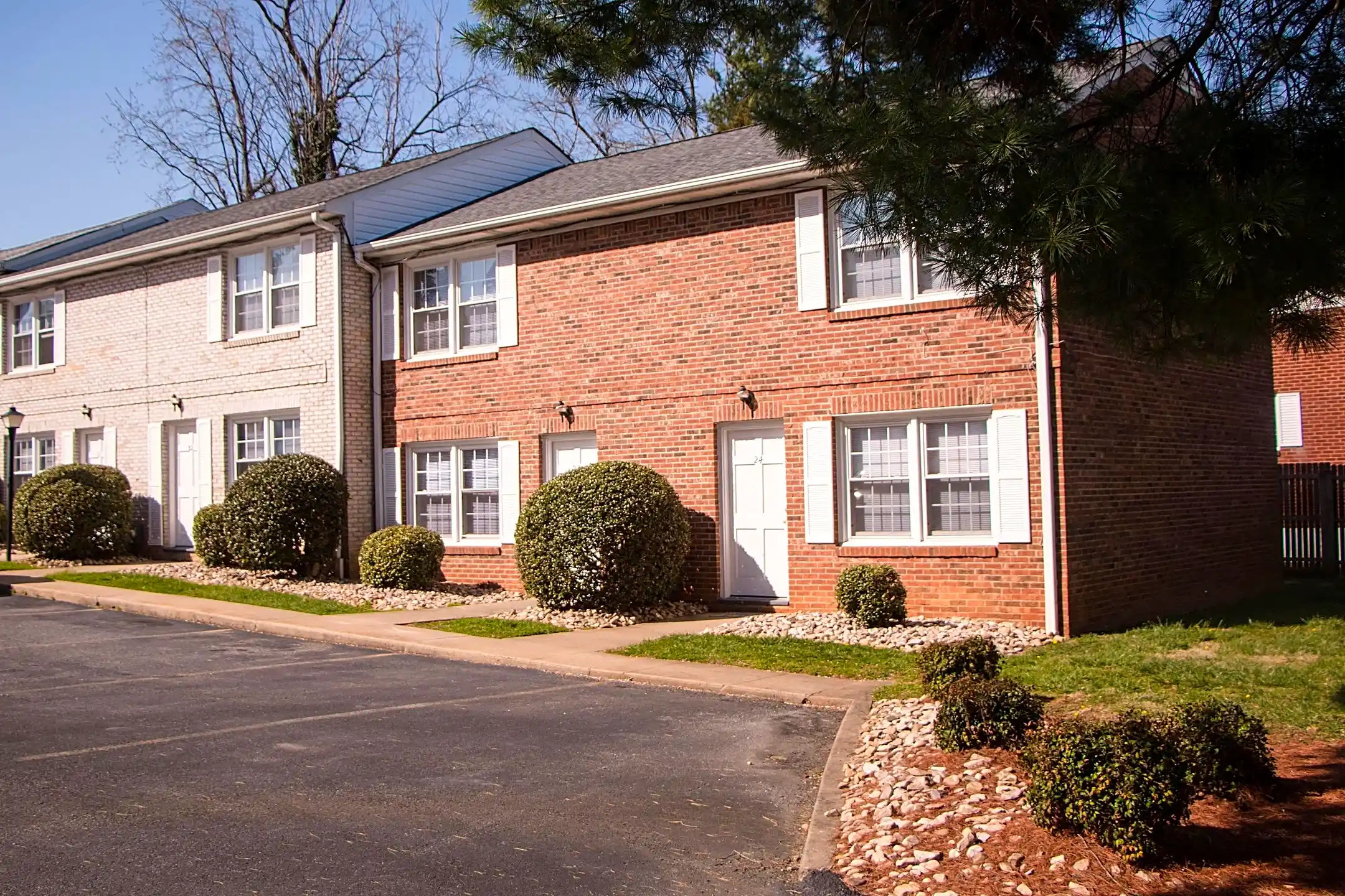 Oxford Square Townhomes 5035 Oxford St Lynchburg, VA Apartments for