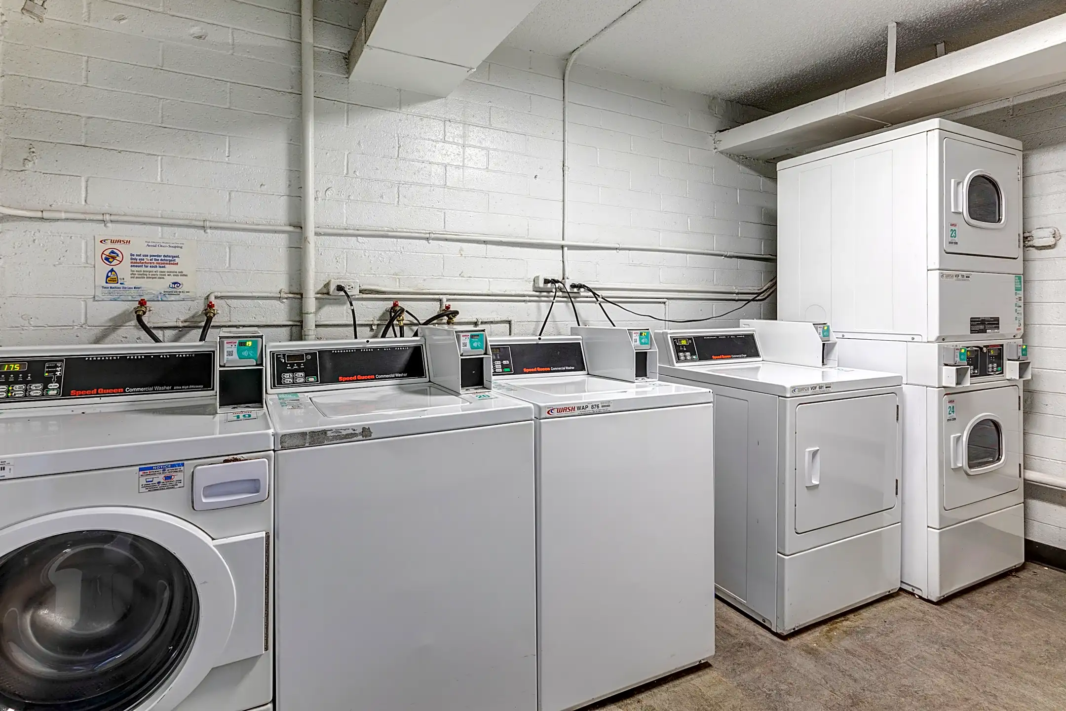 Elton Apartment Homes 2420 N 24th St Phoenix, AZ Apartments for