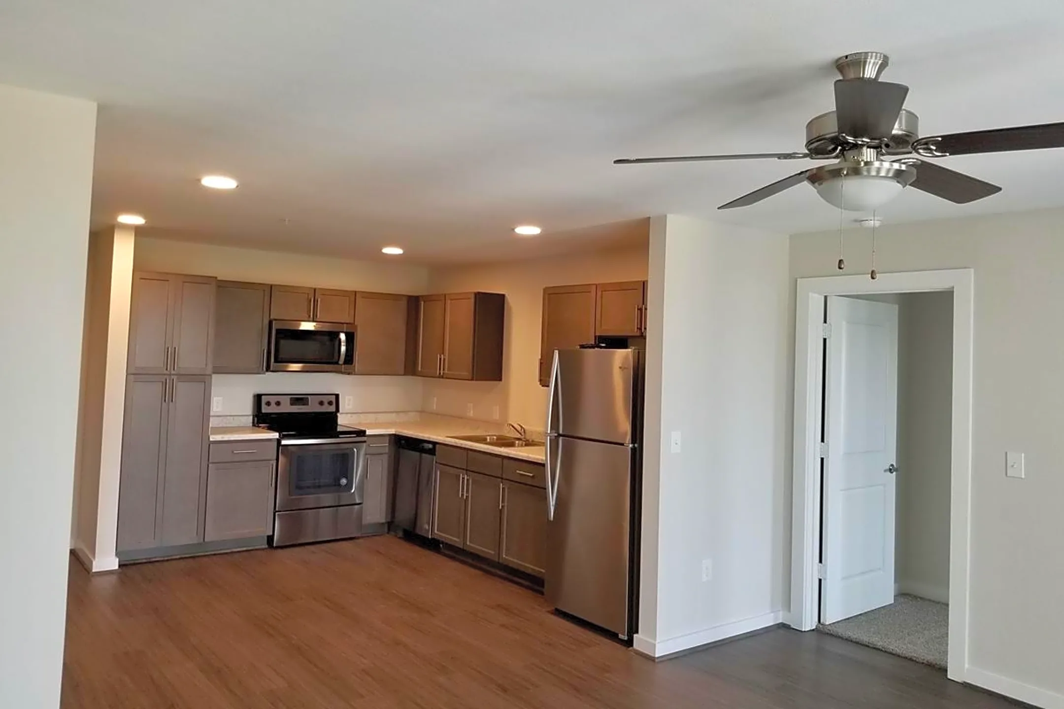 Miramonte Apartments and Homes Stafford, TX 77477