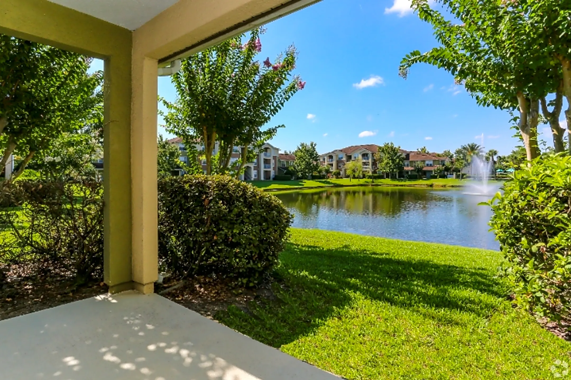 5902 Lake Pointe Village Cir Townhomes - Orlando, FL 32822