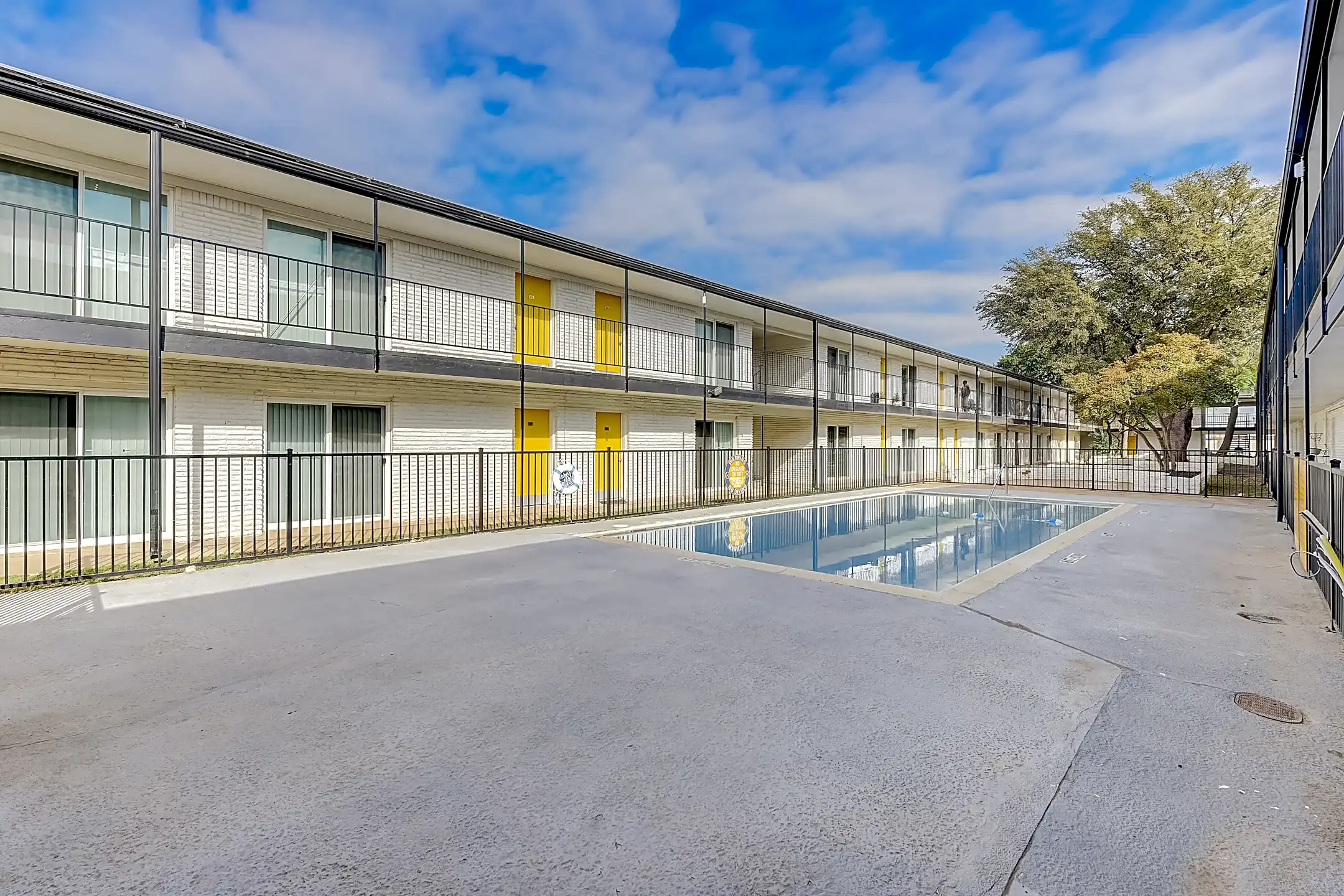 Hart House 1235 Hartsdale Dr Dallas, TX Apartments for Rent Rent.